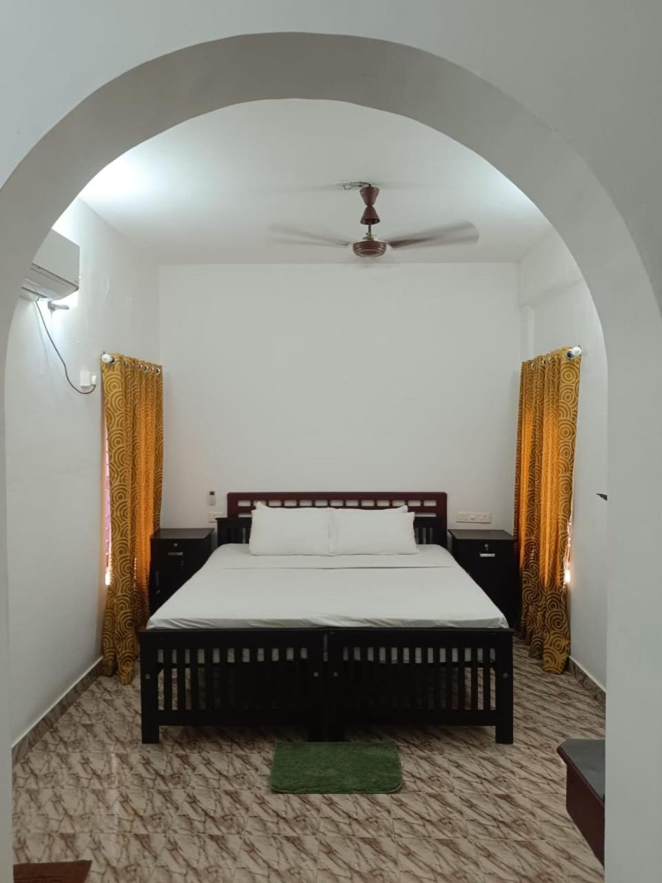 Standard Double Room with Fan photo 2