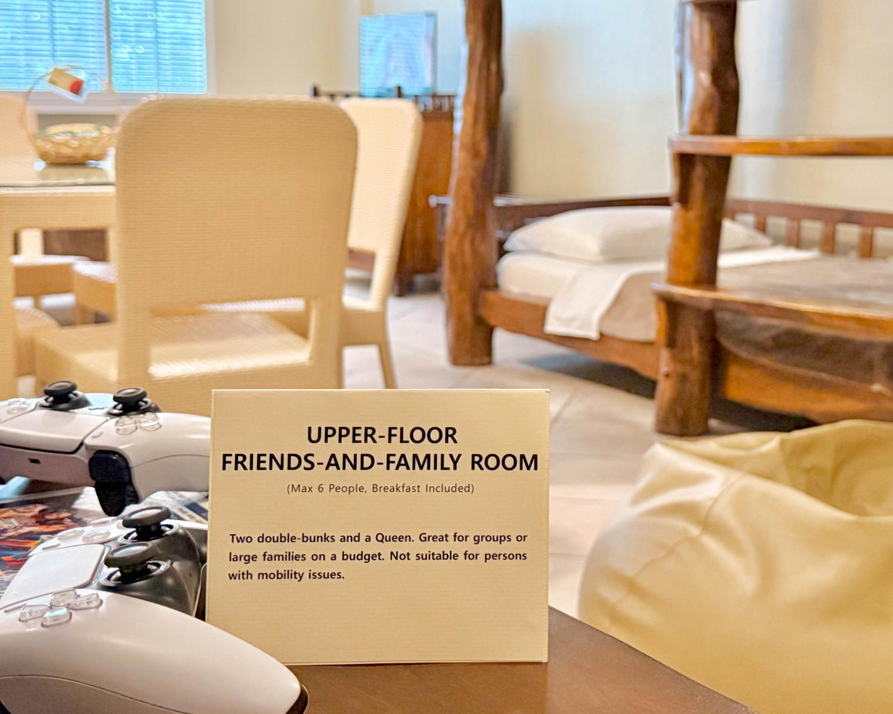 Upper-Level Friends-and-Family Room (Max 6 People, Breakfast Included) photo 2