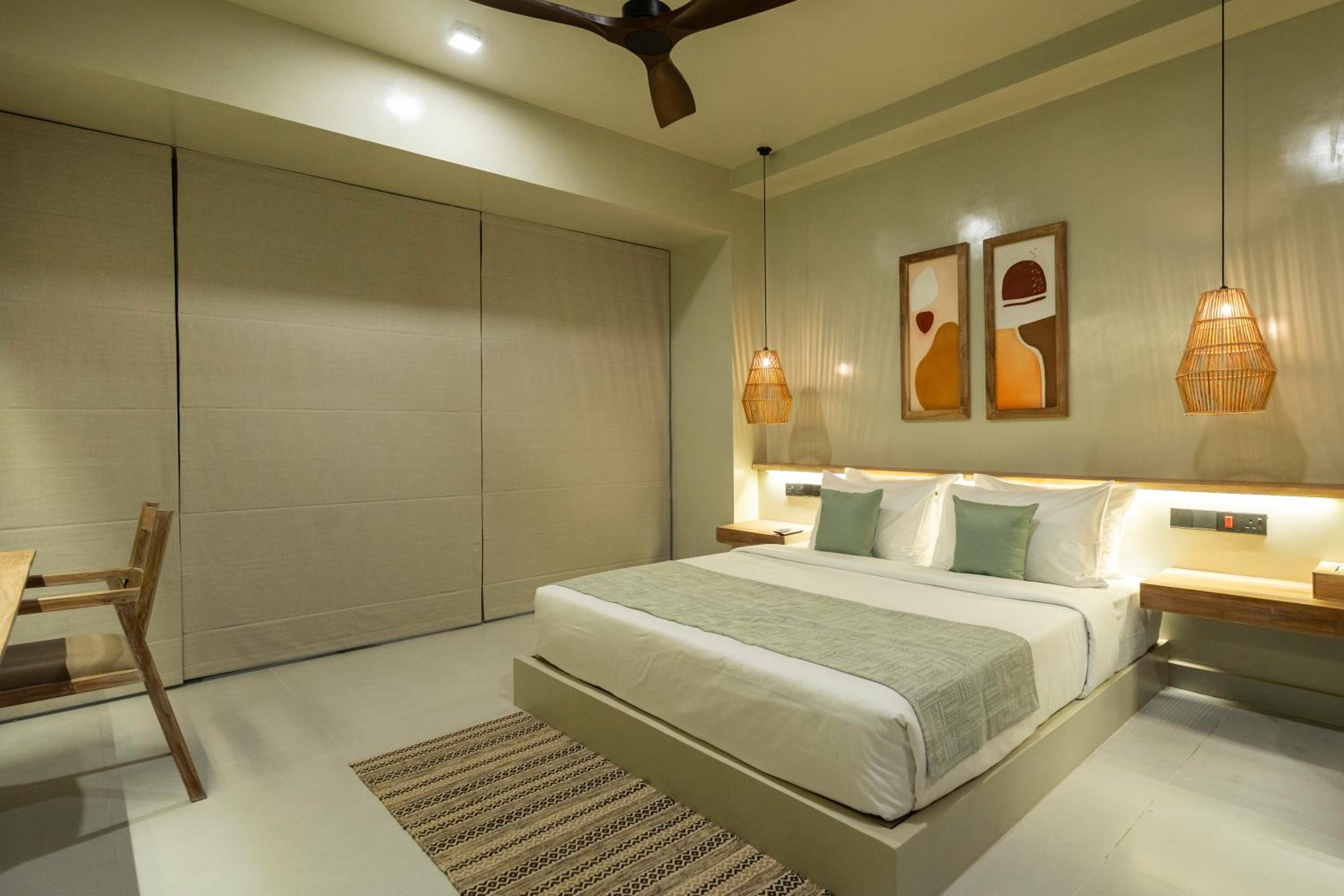 Deluxe Suite with Sea View photo 2
