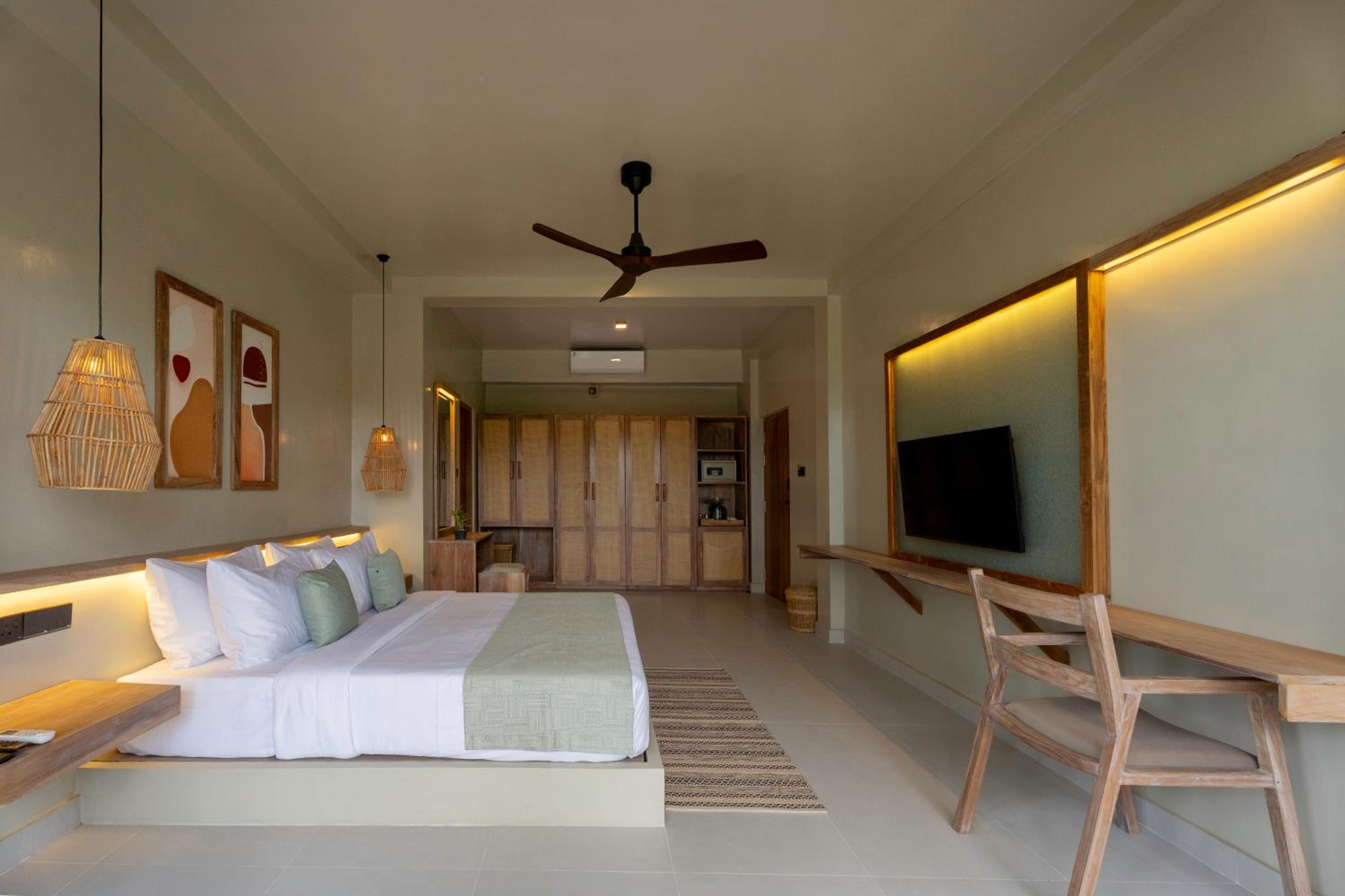 Deluxe Suite with Sea View