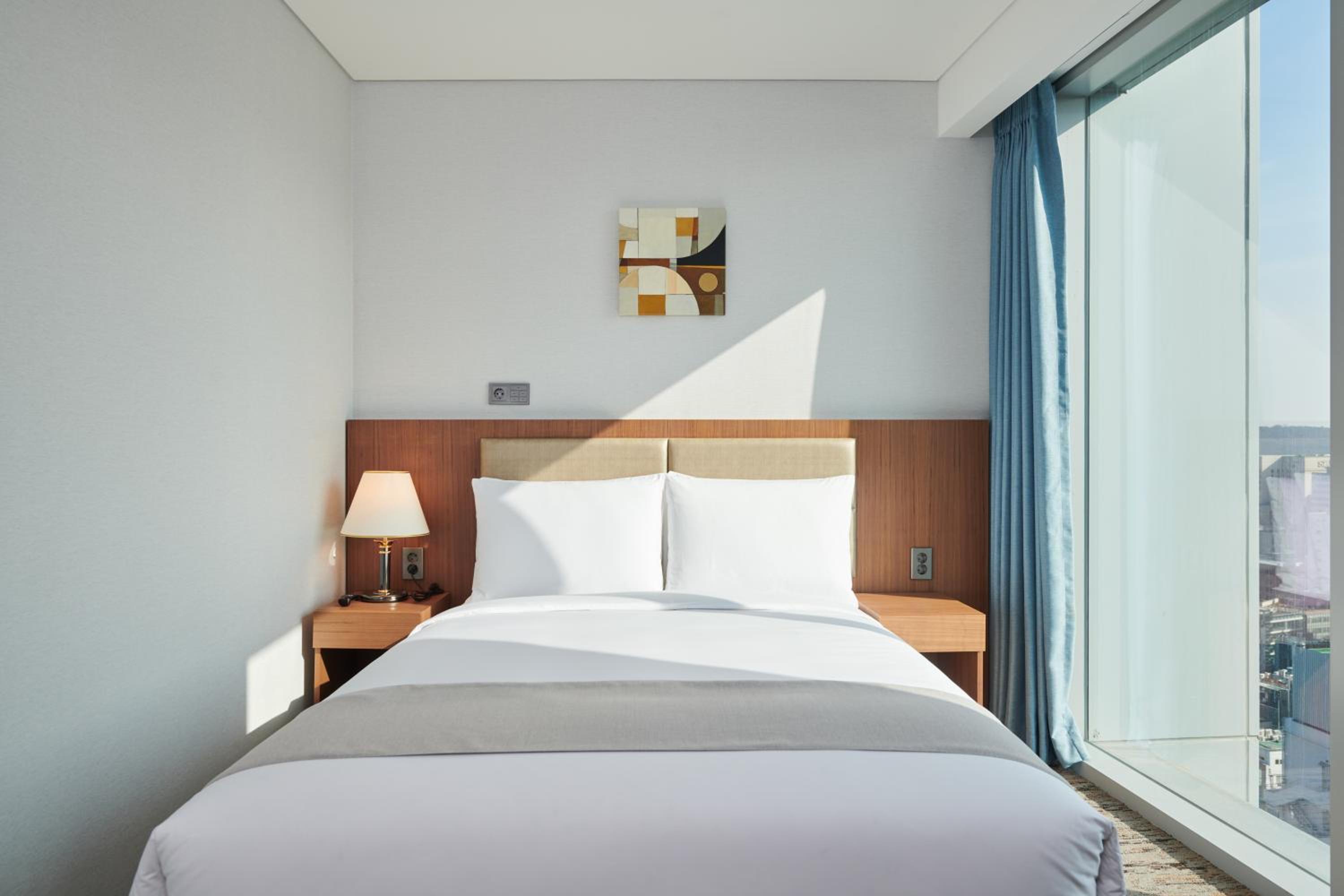 Deluxe Double Room with Free welcome drinks - Photo 7
