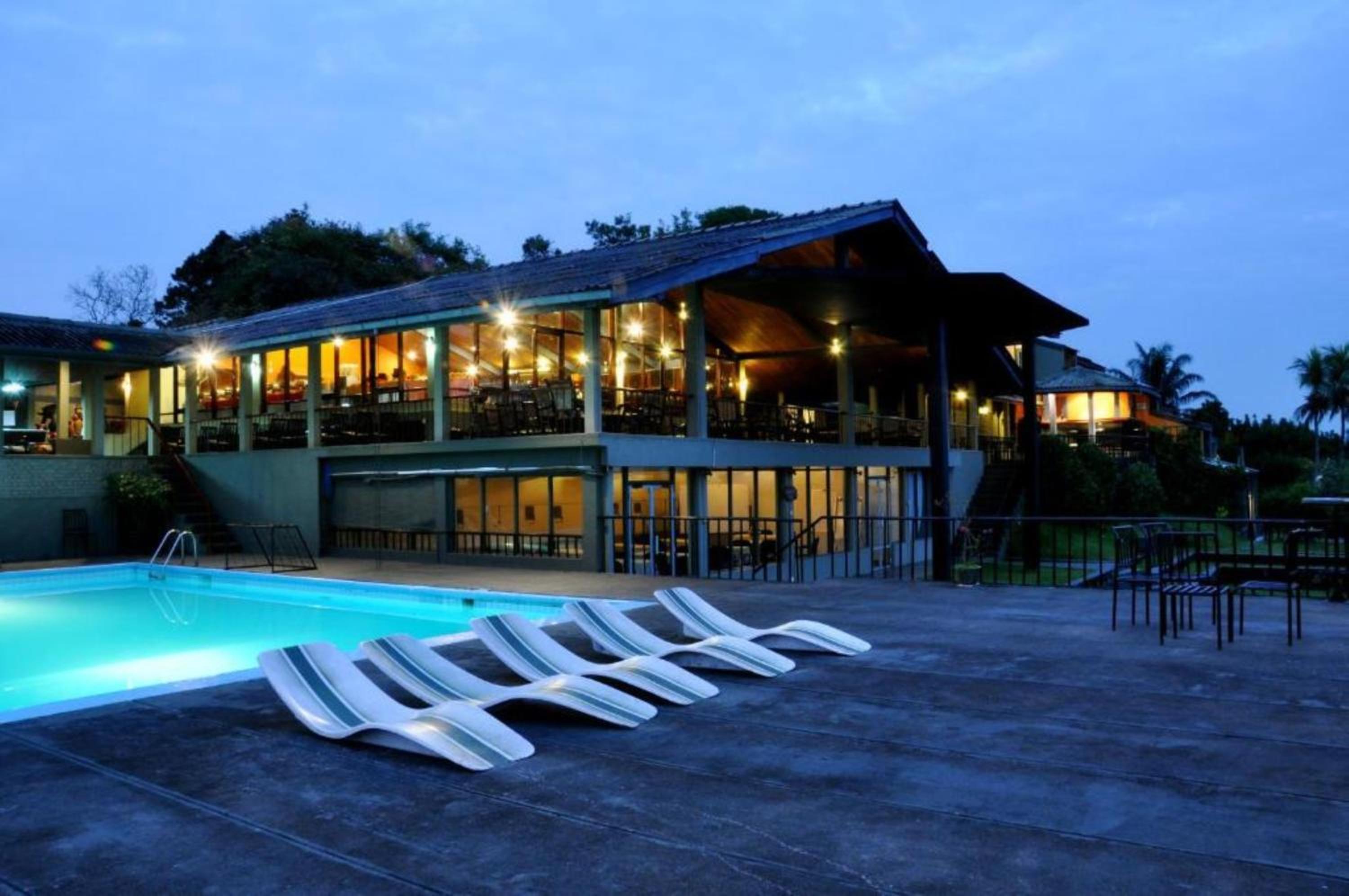 Deluxe Double or Twin Room with Lake View - Photo 4
