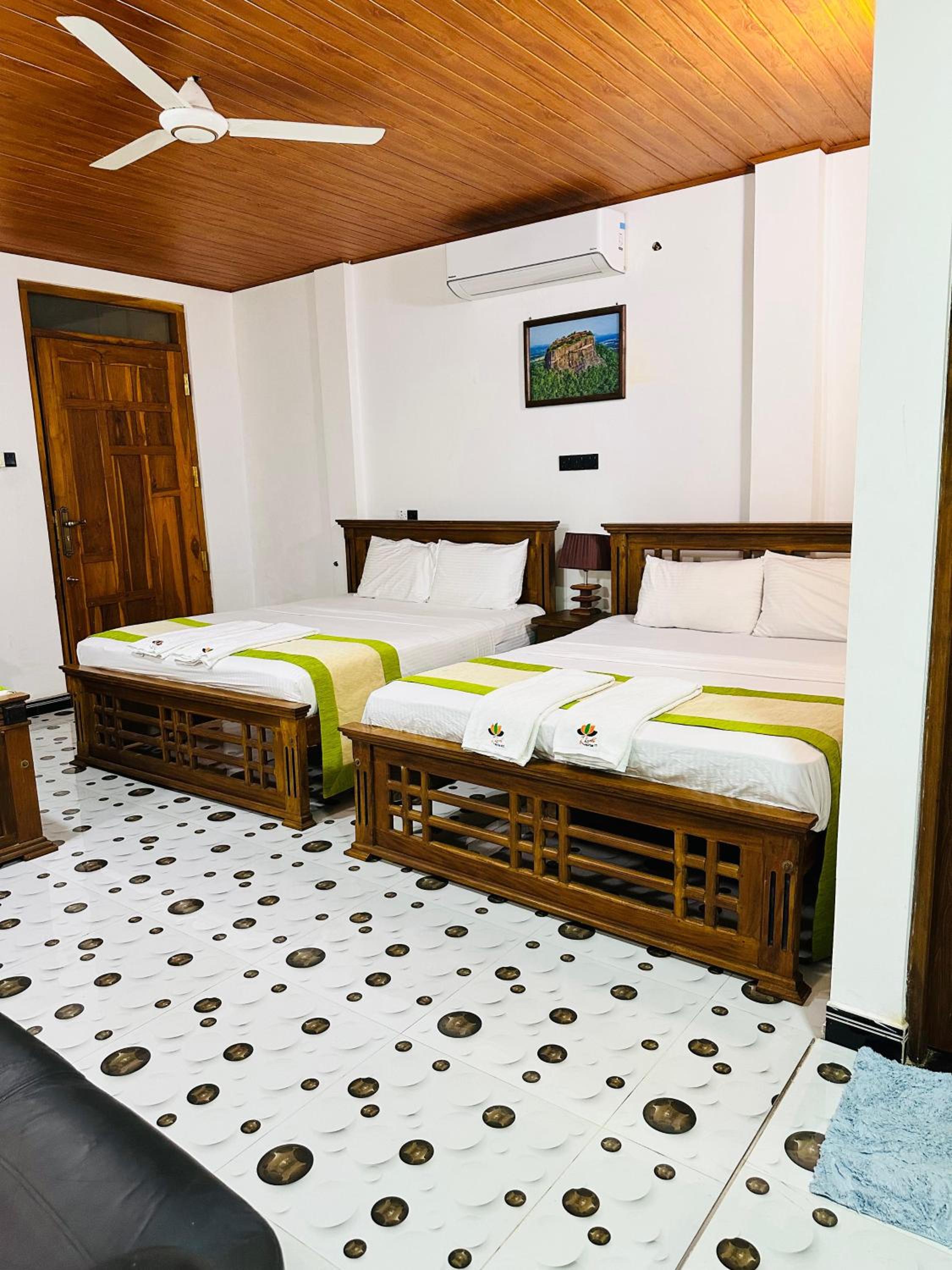 Deluxe Family Room