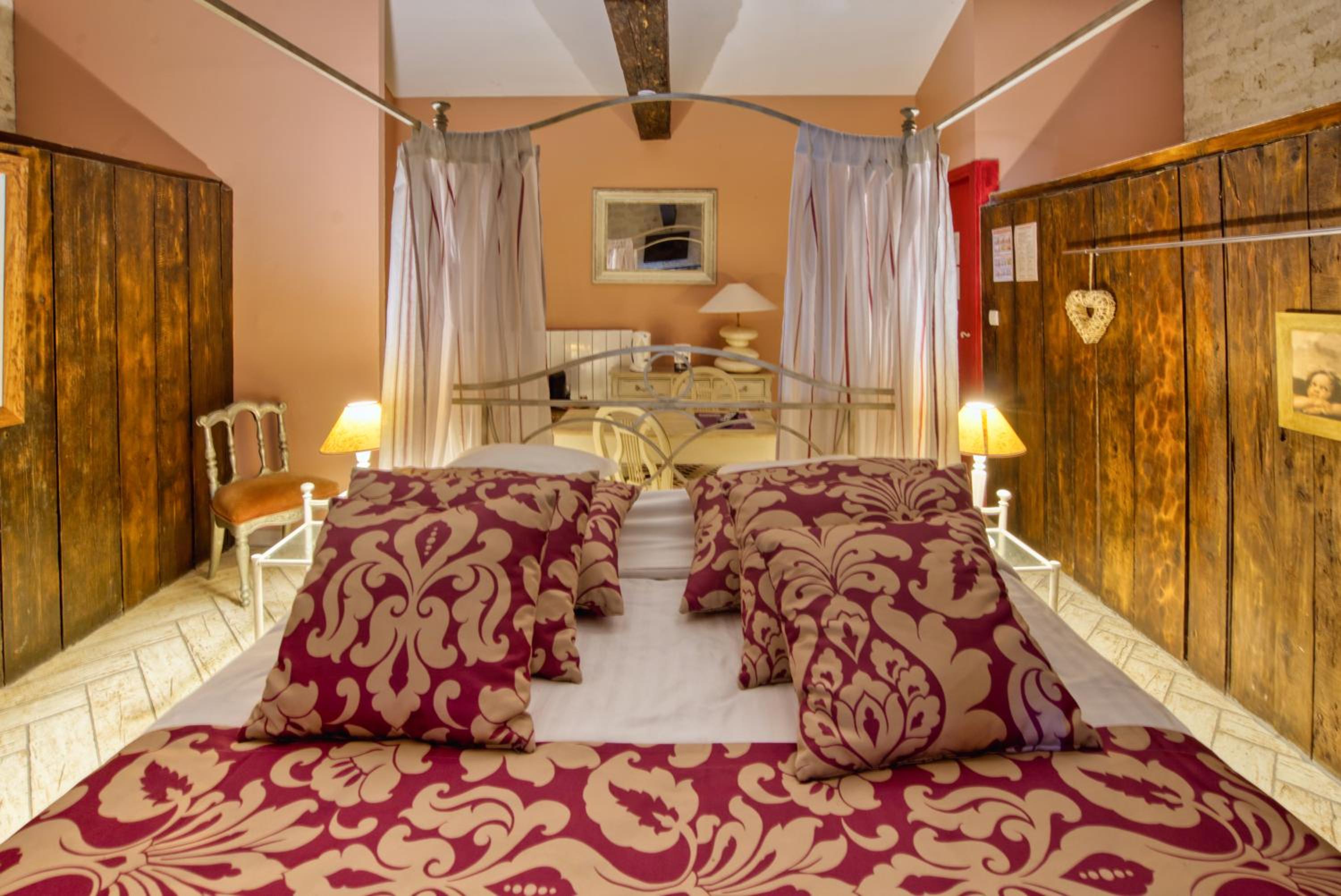 Deluxe Queen Room photo 3