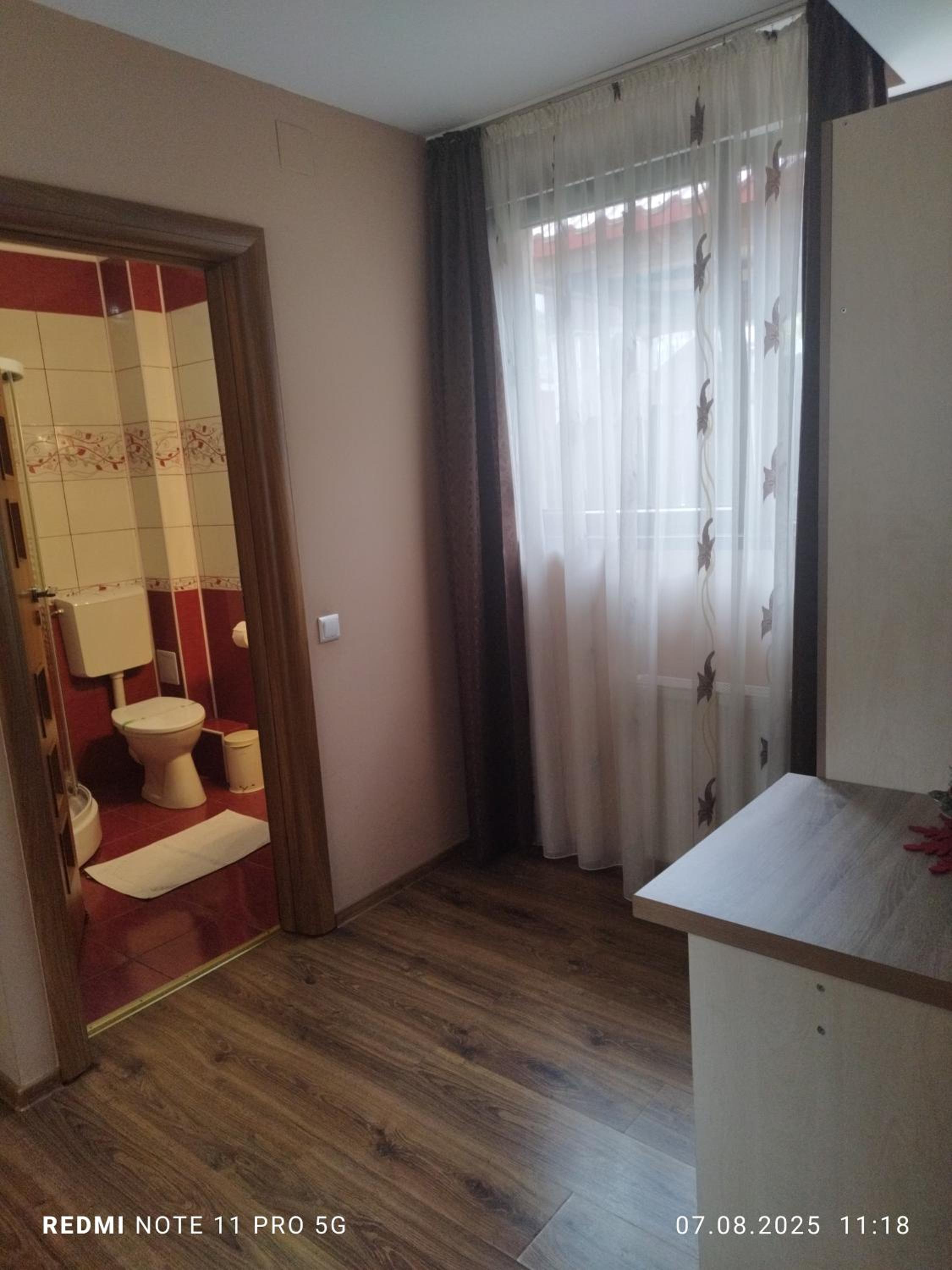 Double Room with Private Bathroom photo 2