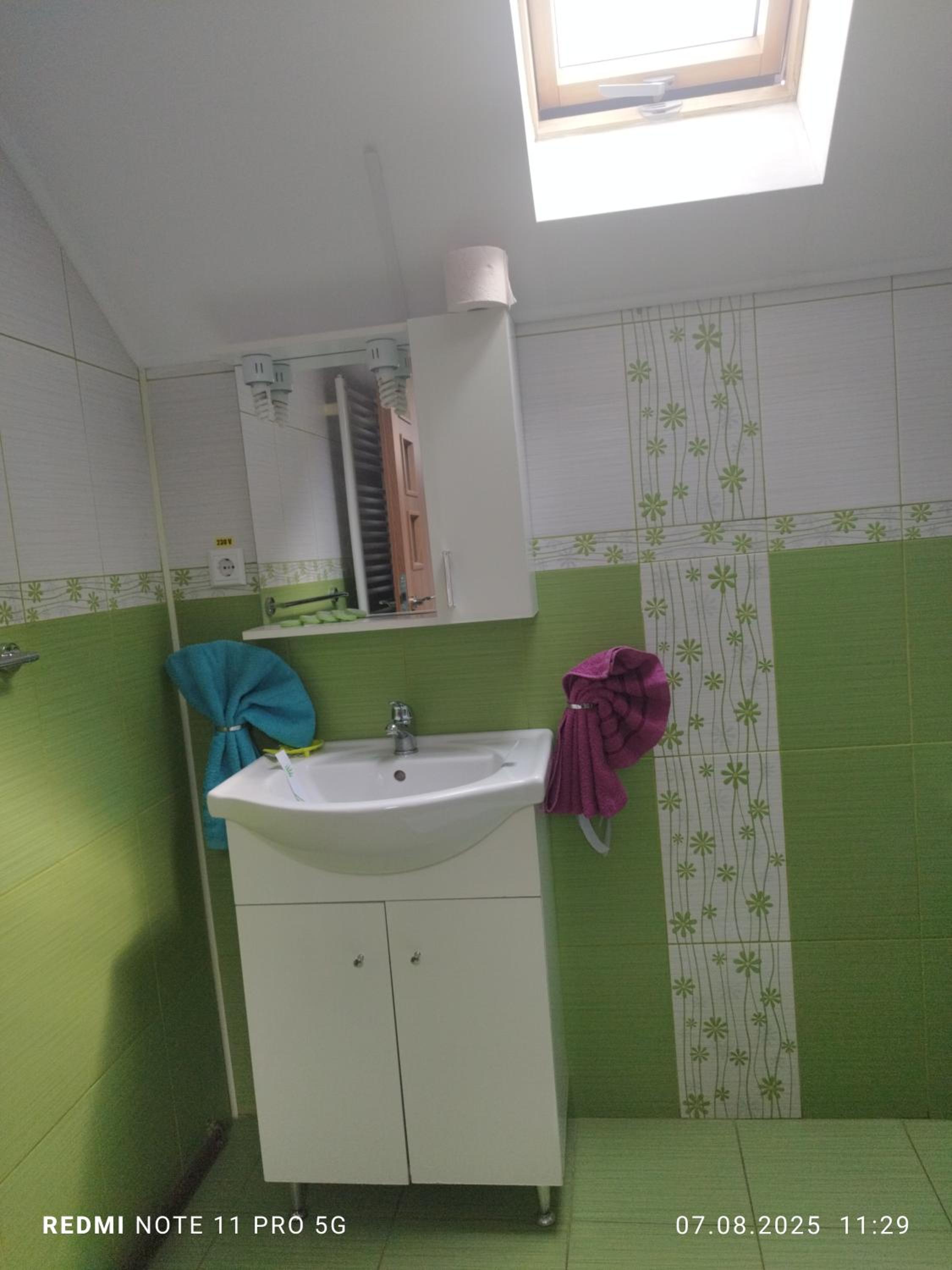 Double Room with Shared Bathroom photo 2