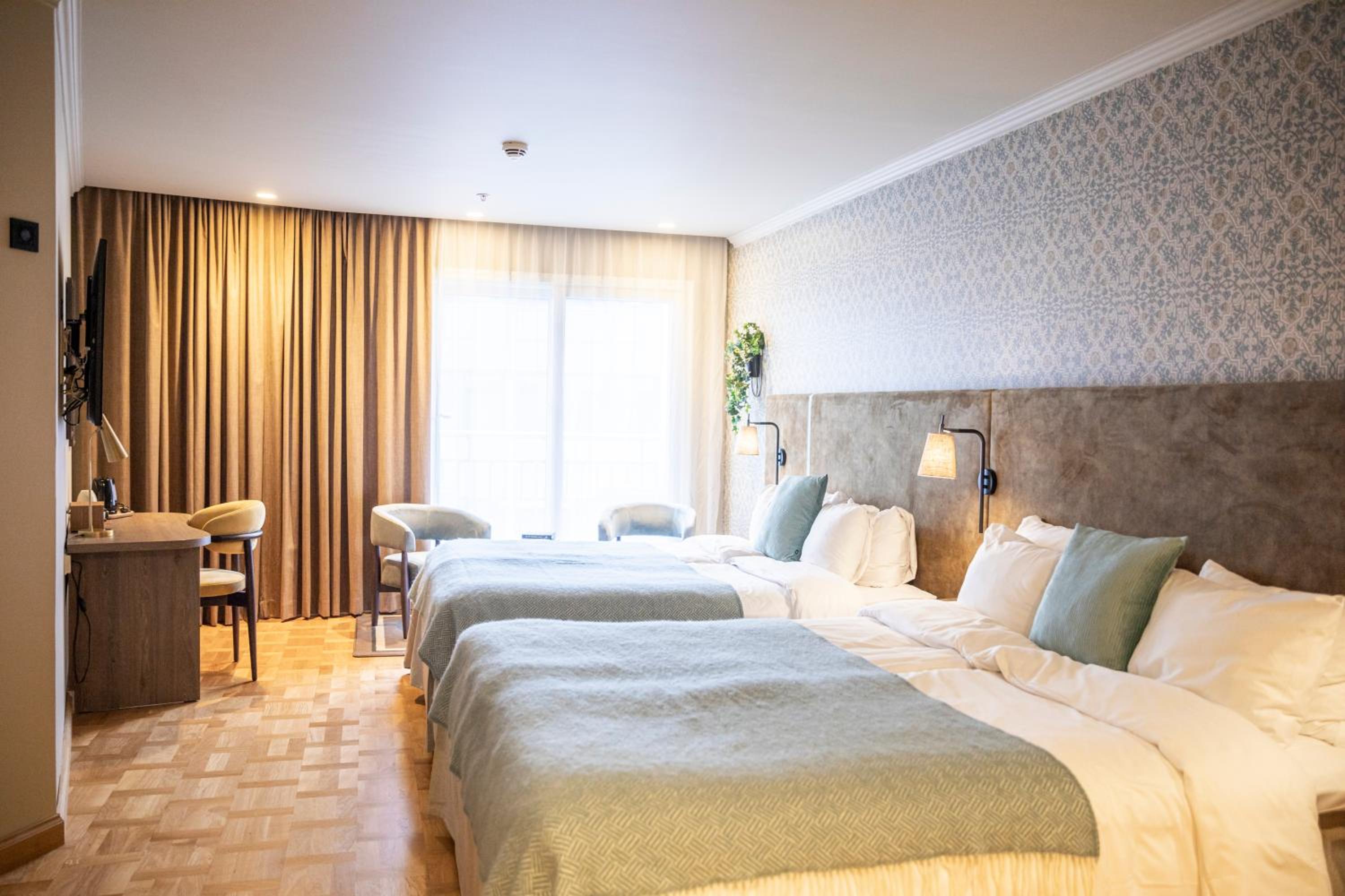 Deluxe Twin Room - Photo 2