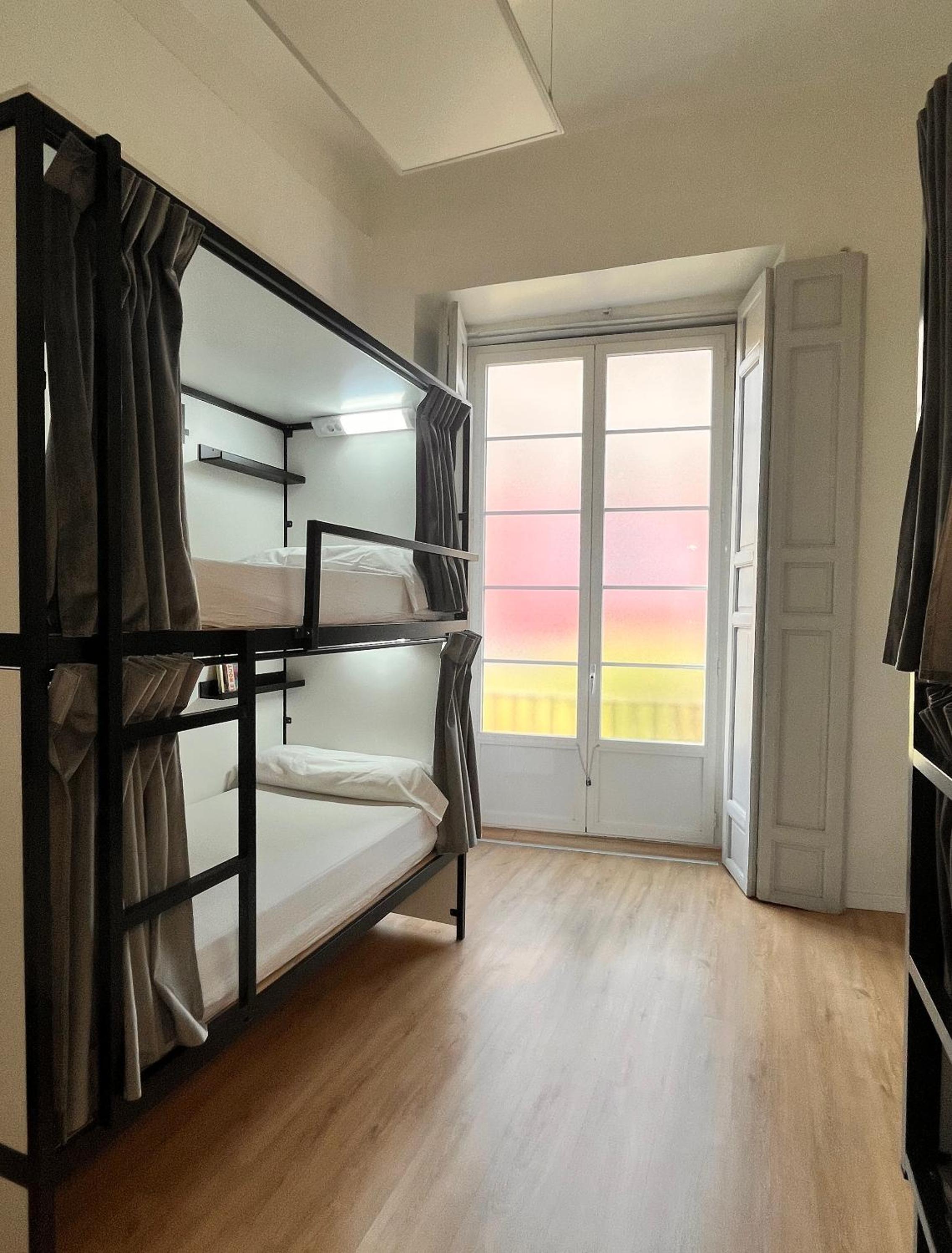 Single Bed in 4-Bed Dormitory Room photo 2