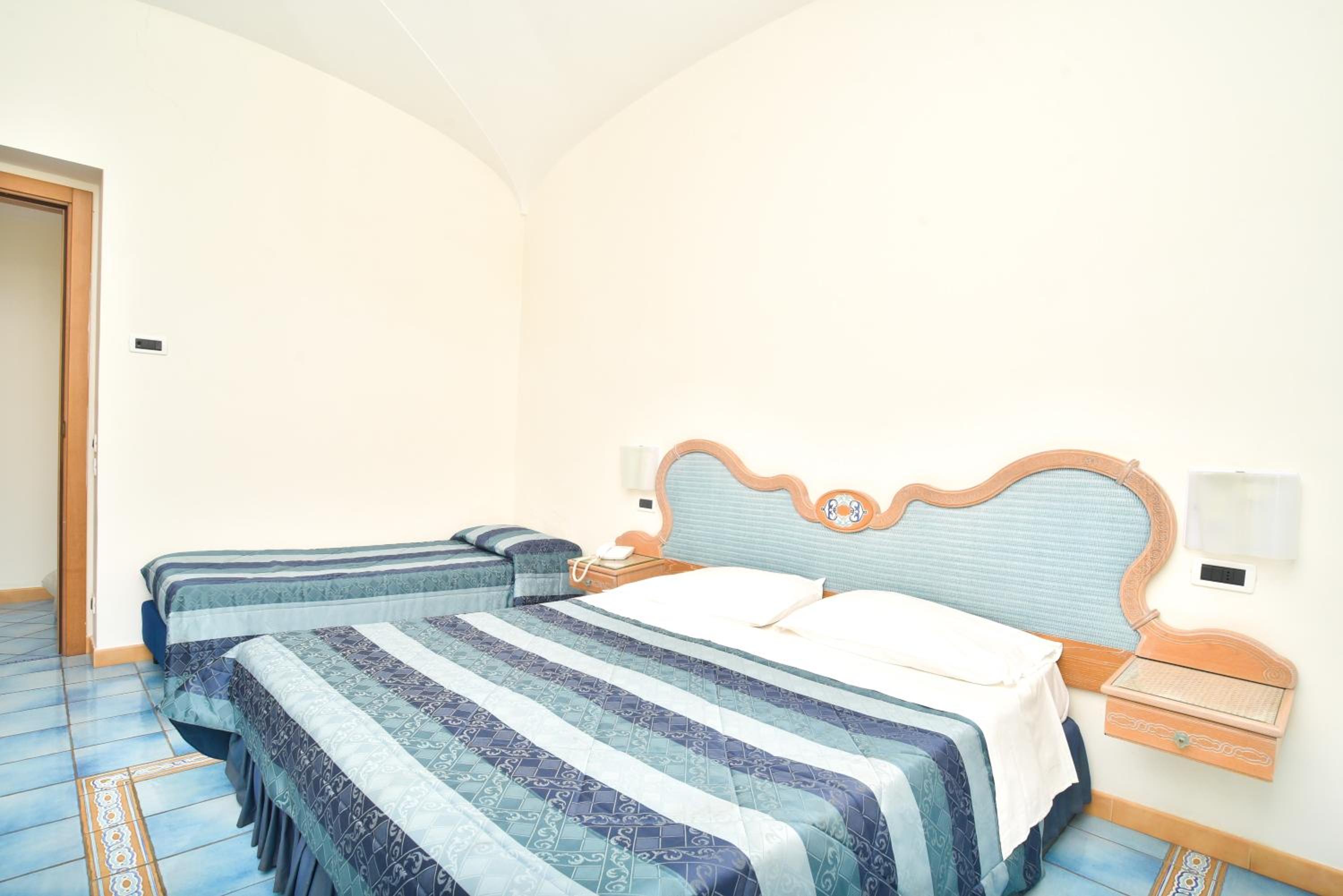 Double Room with Terrace - Photo 2