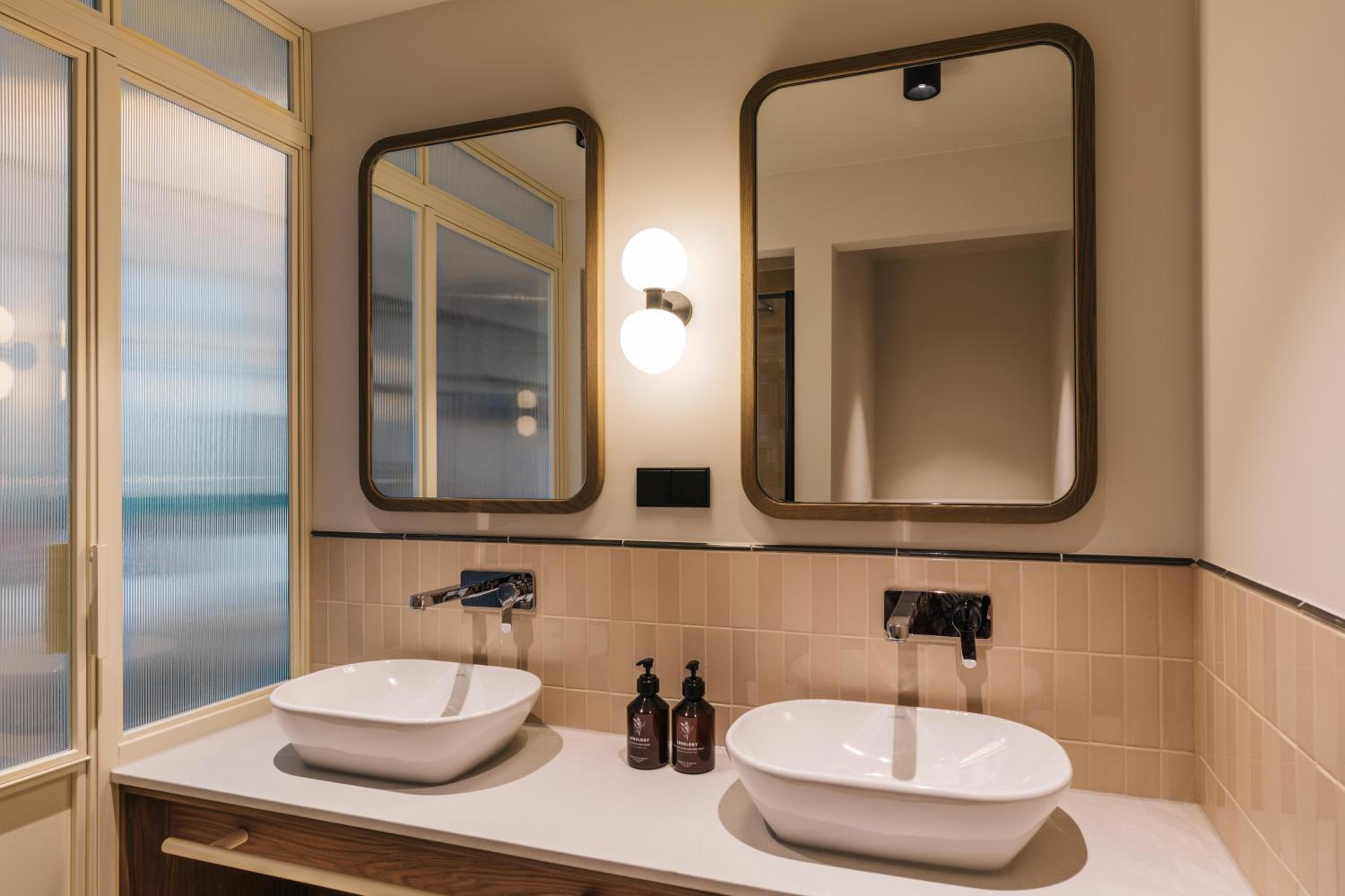 Deluxe Triple Room - Photo 4