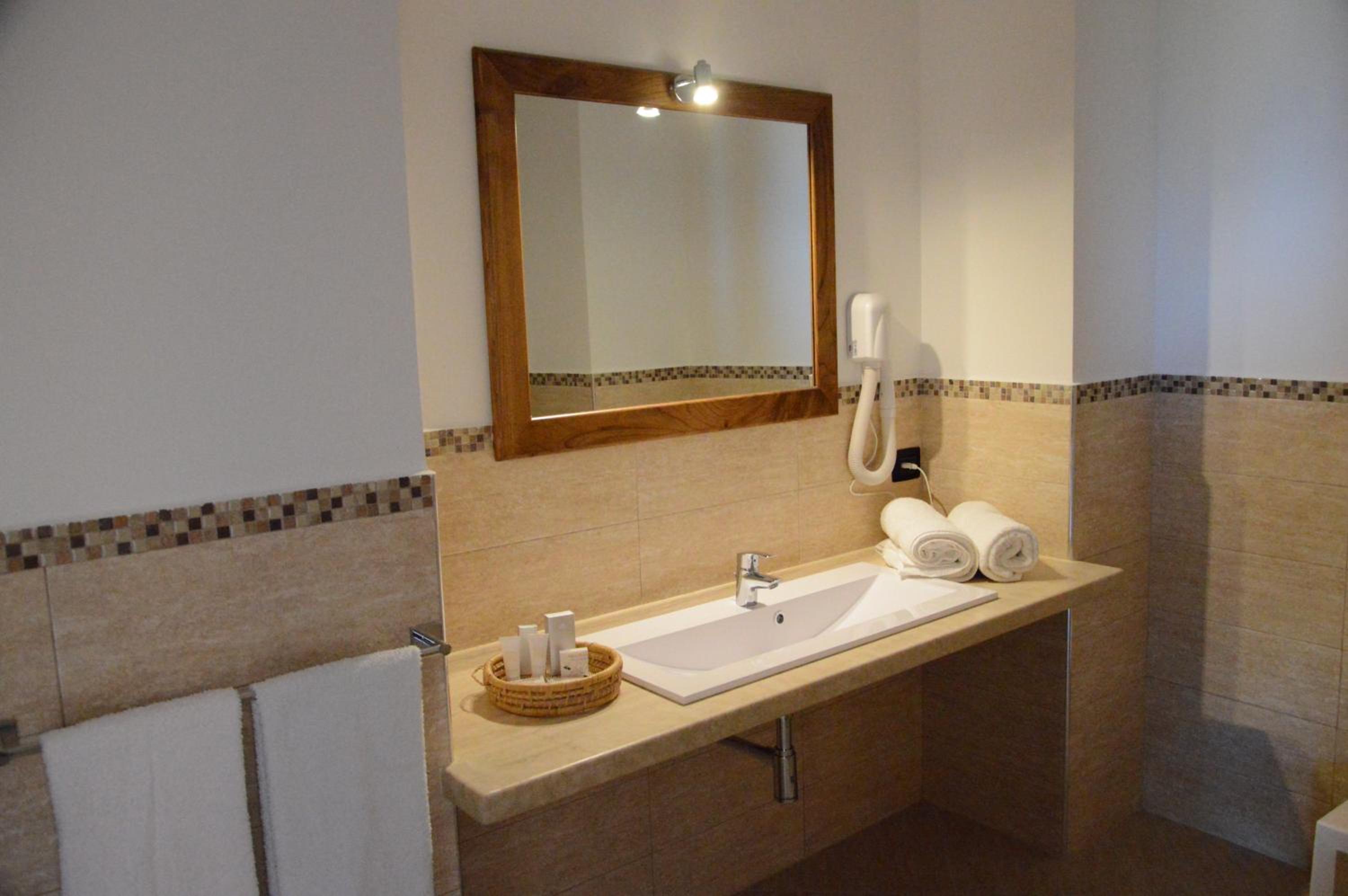 Superior Double Room - Photo 18