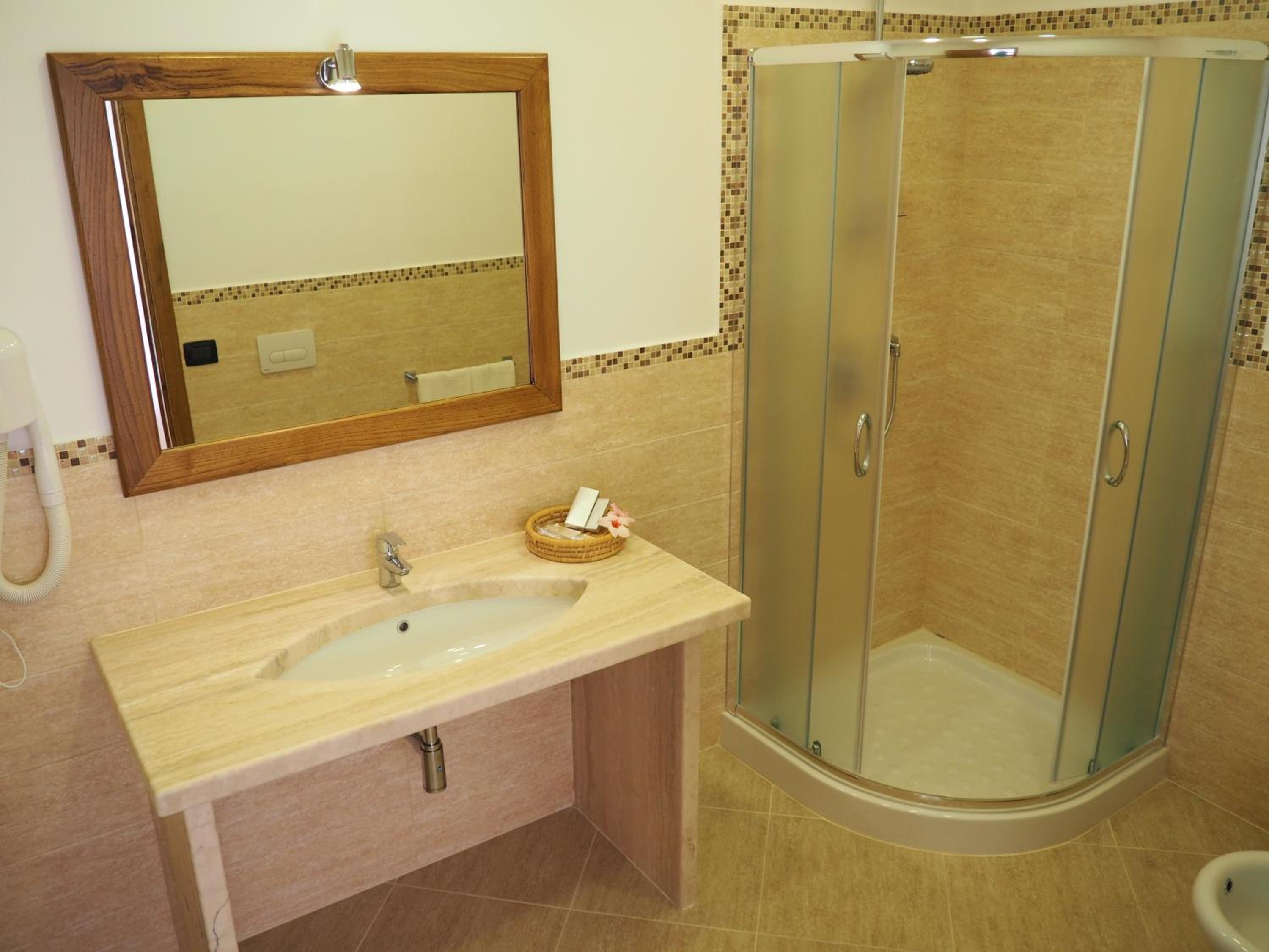 Superior Double Room - Photo 9