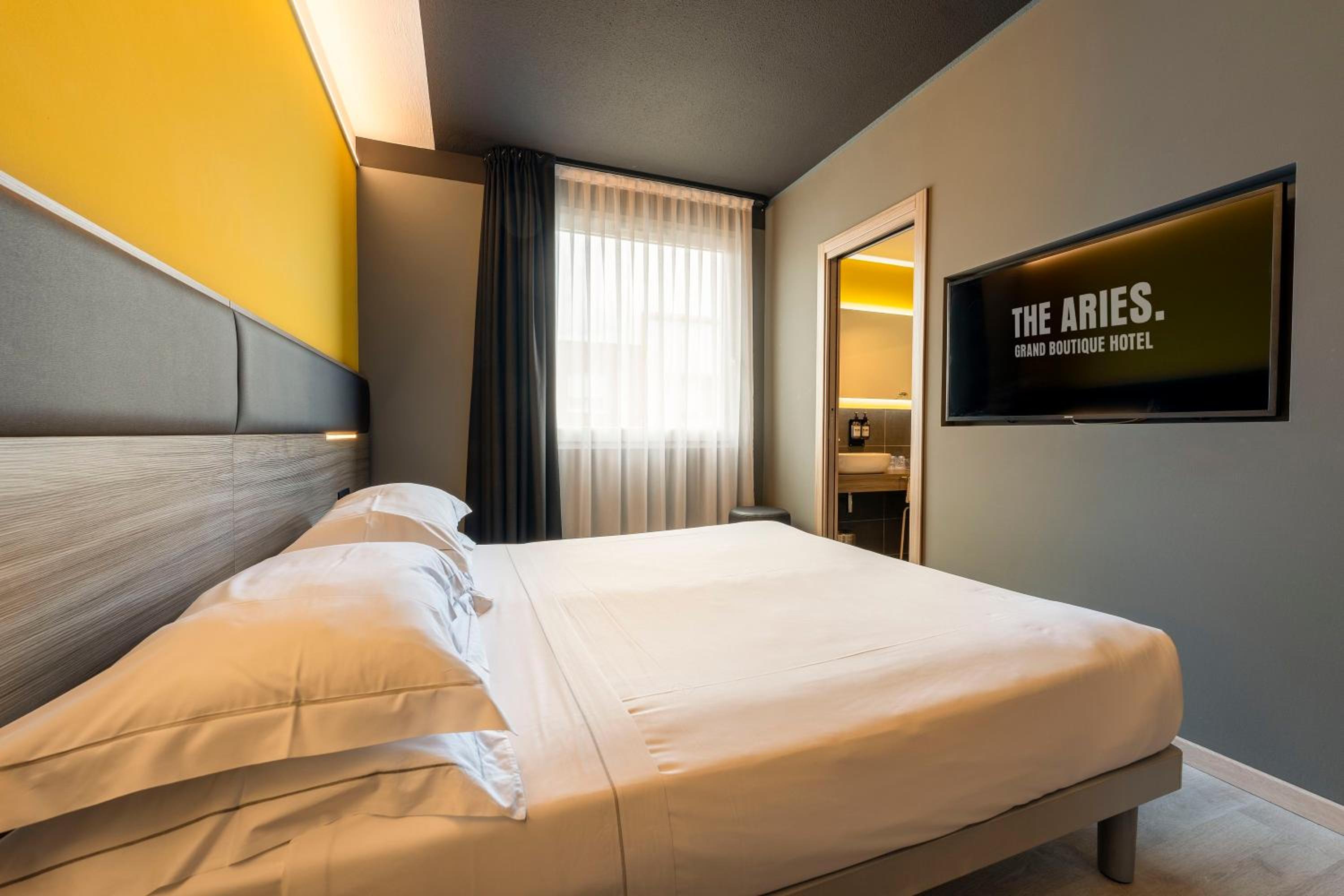 Superior Double or Twin Room - Photo 2