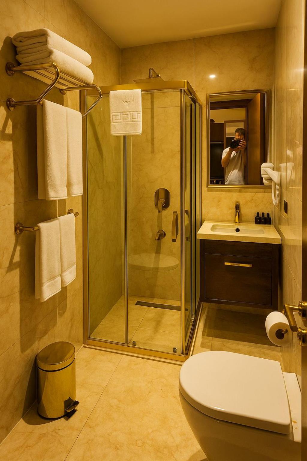 Standard Twin Room - Photo 3