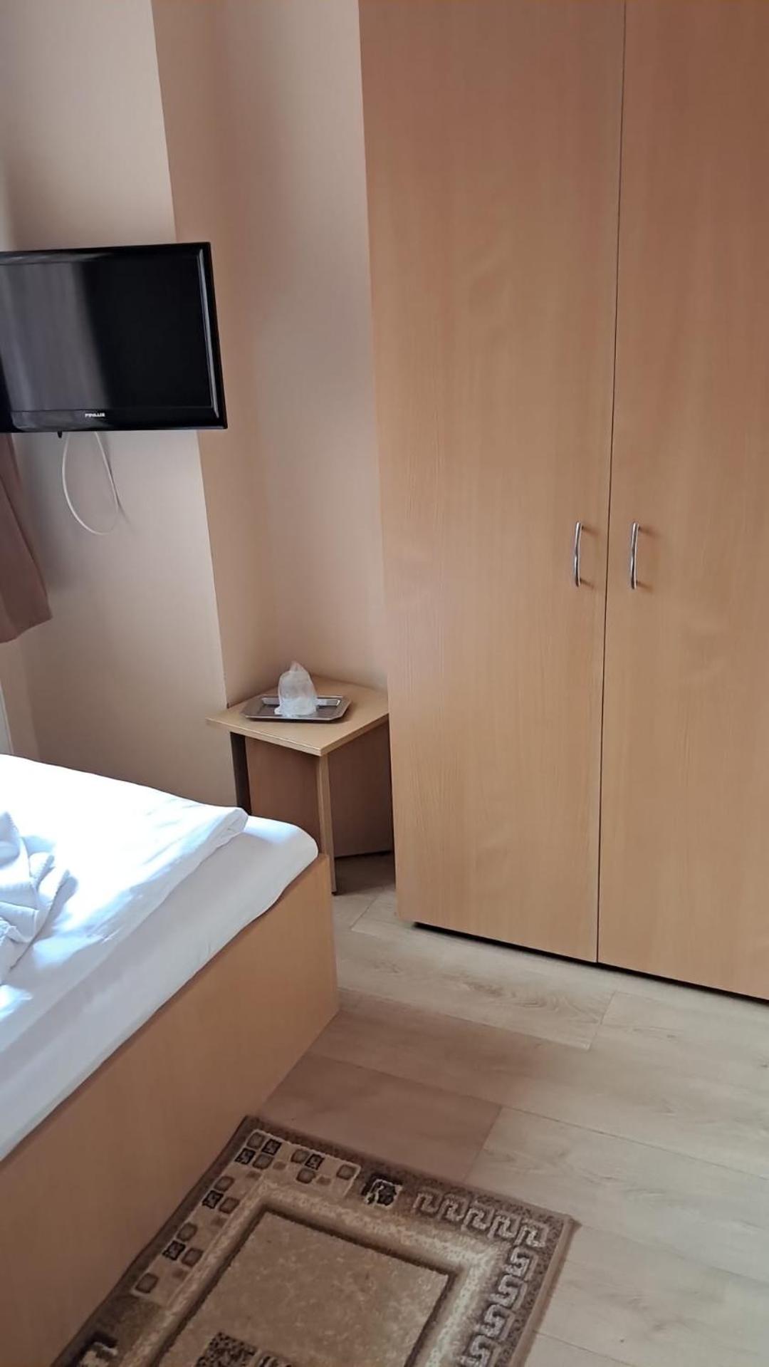 Single Room photo 2