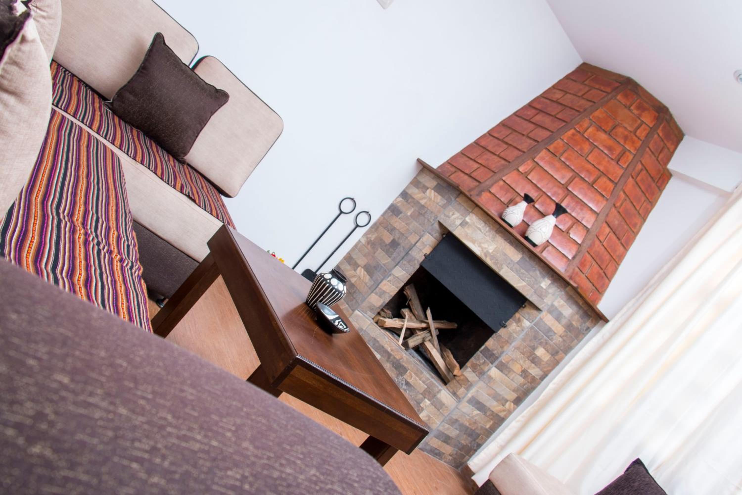 Bungalow (6 Adults)