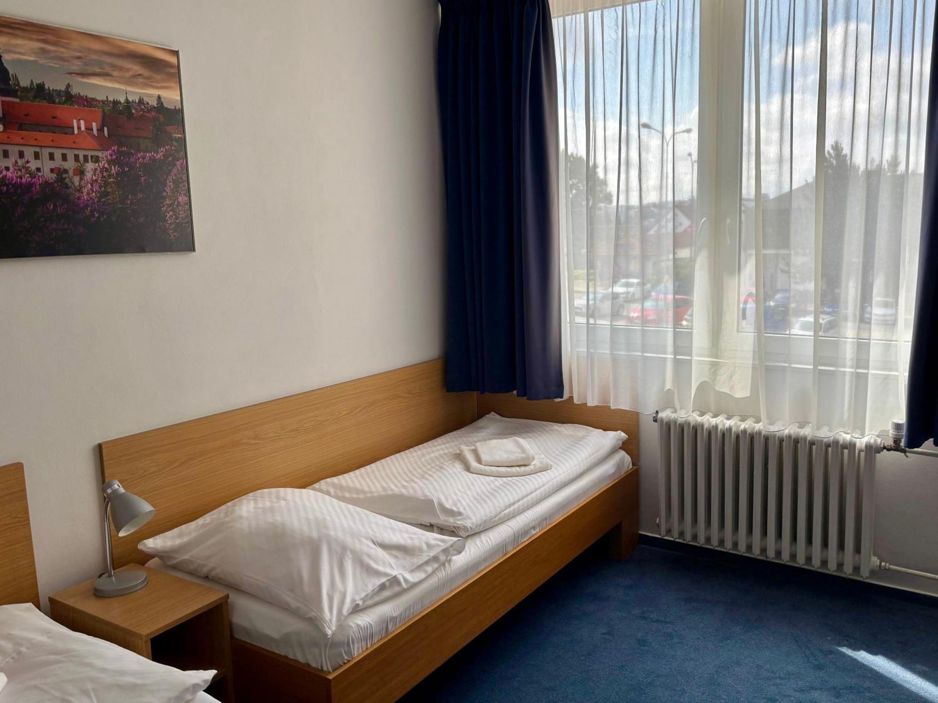 Twin Room - Disability Access photo 3