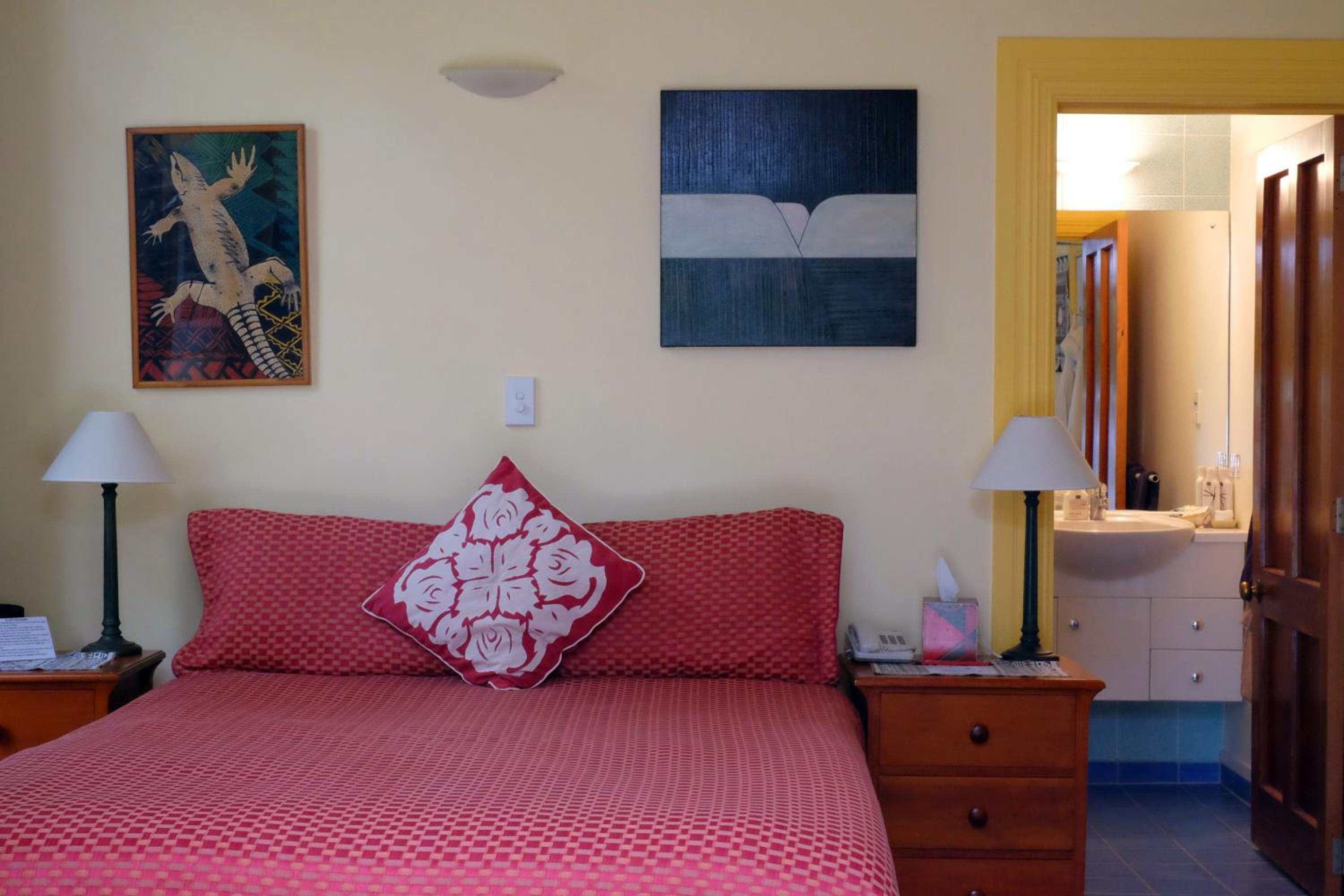 Villa with Queen Bed thumbnail 5