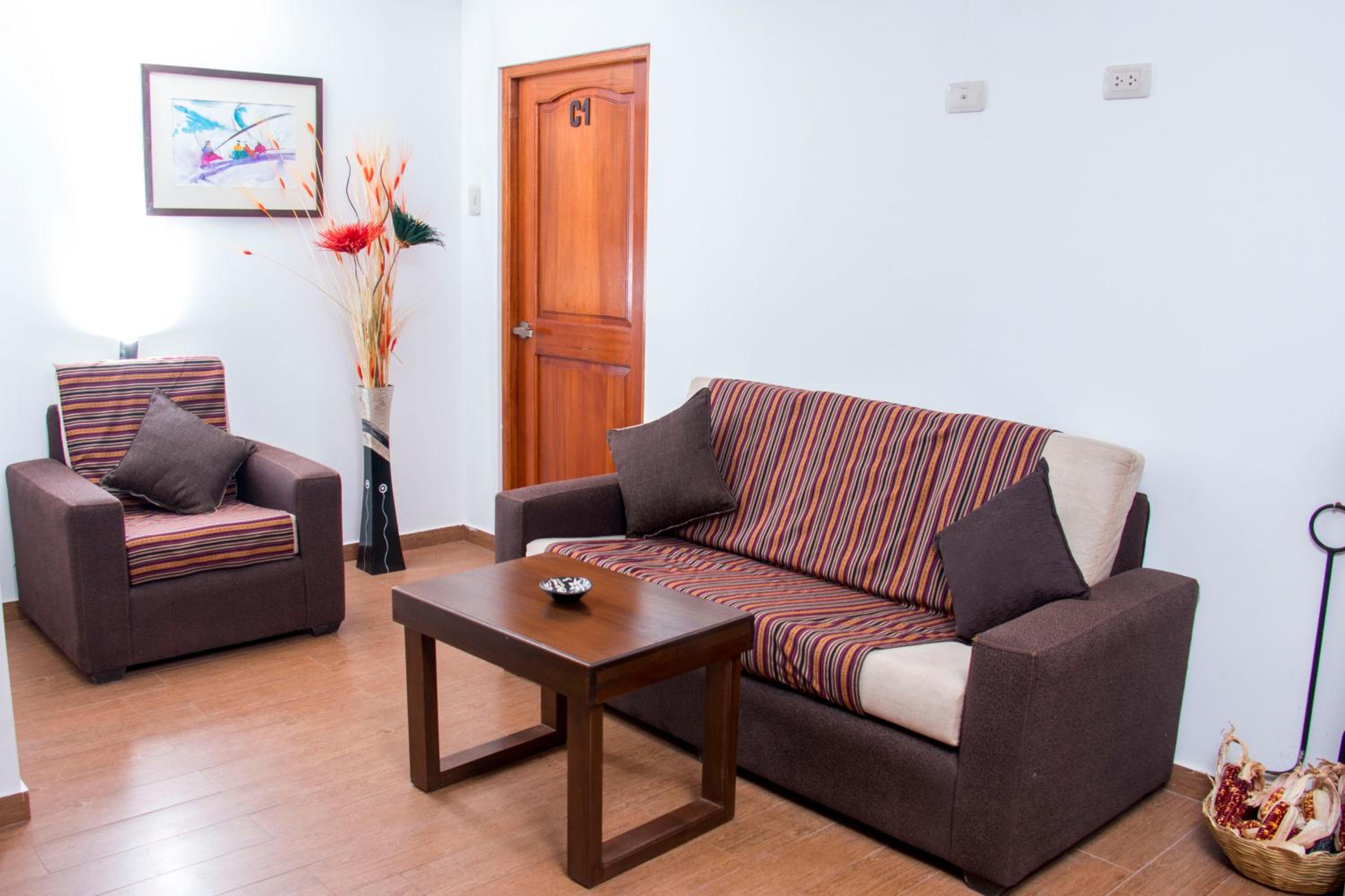 Bungalow (8 Adults)