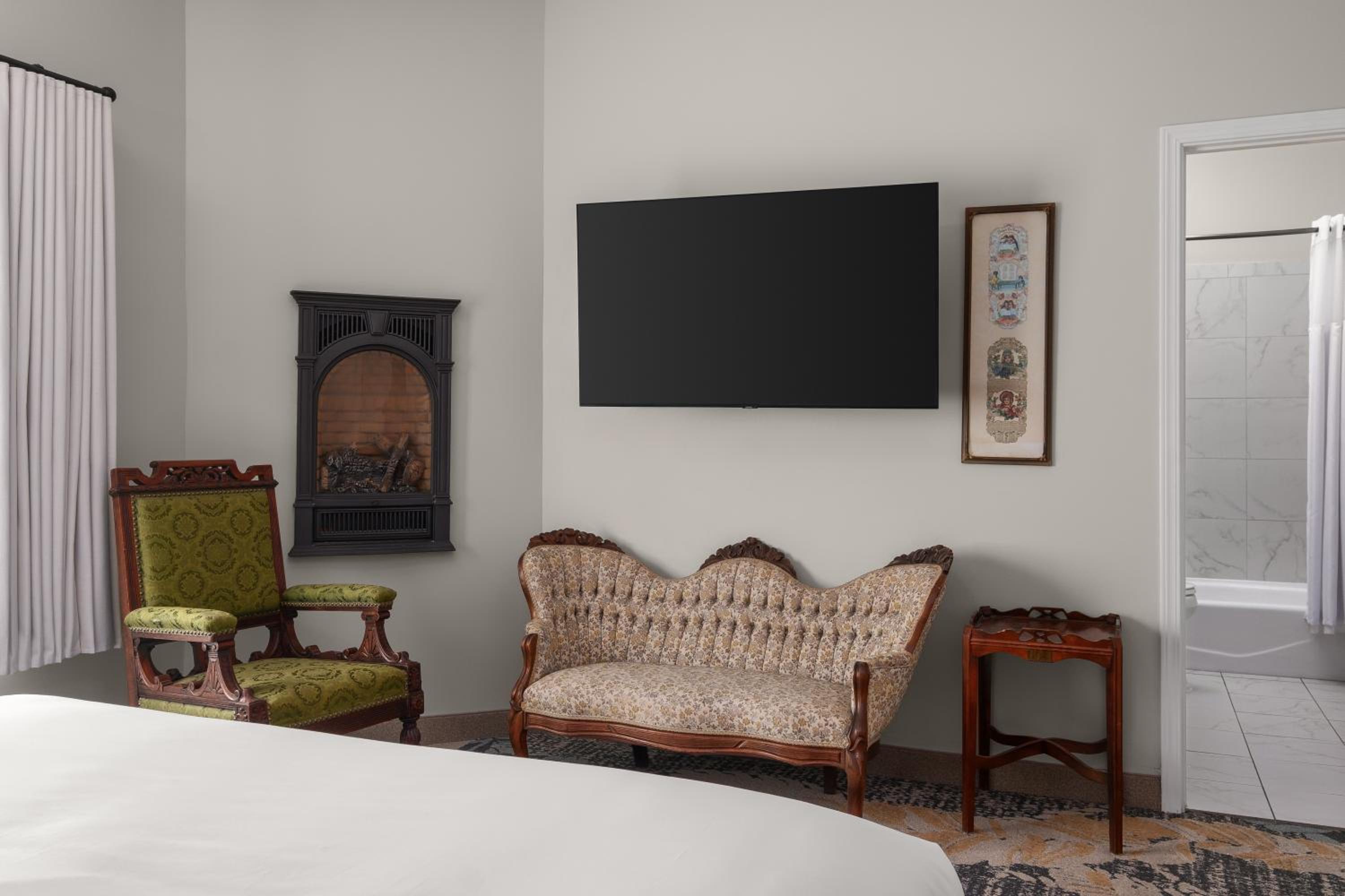 Large King Room photo 3