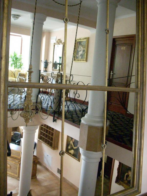 Double or Twin Room with Balcony - Photo 8