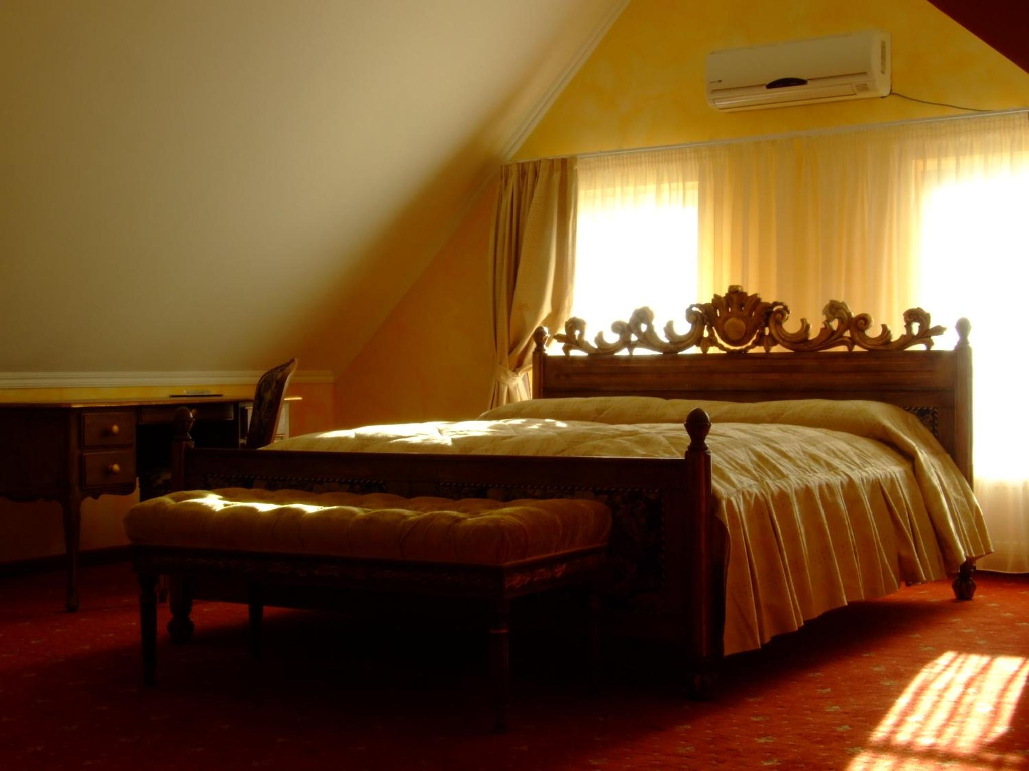 Double or Twin Room with Balcony - Photo 18