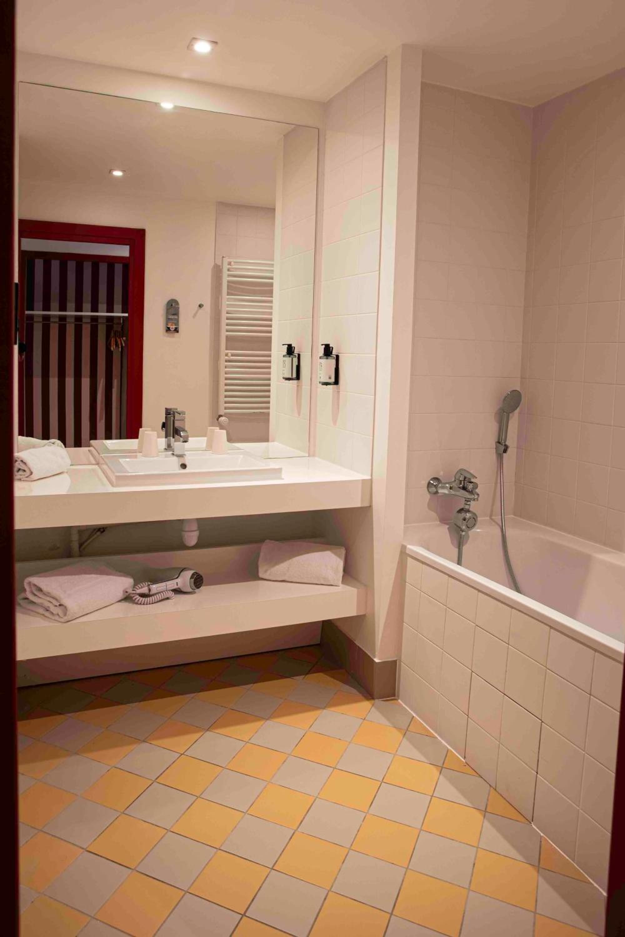 Double Room - Photo 2