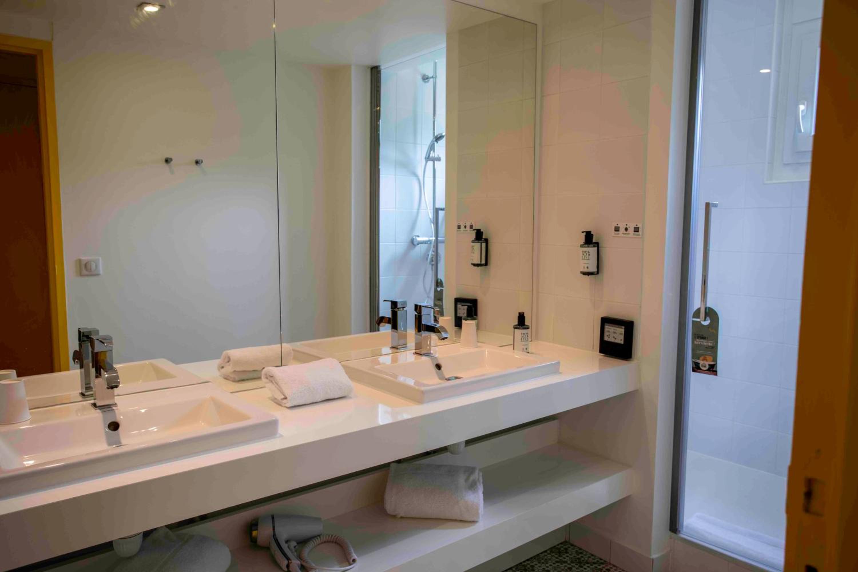Superior Quadruple Room - Photo 3