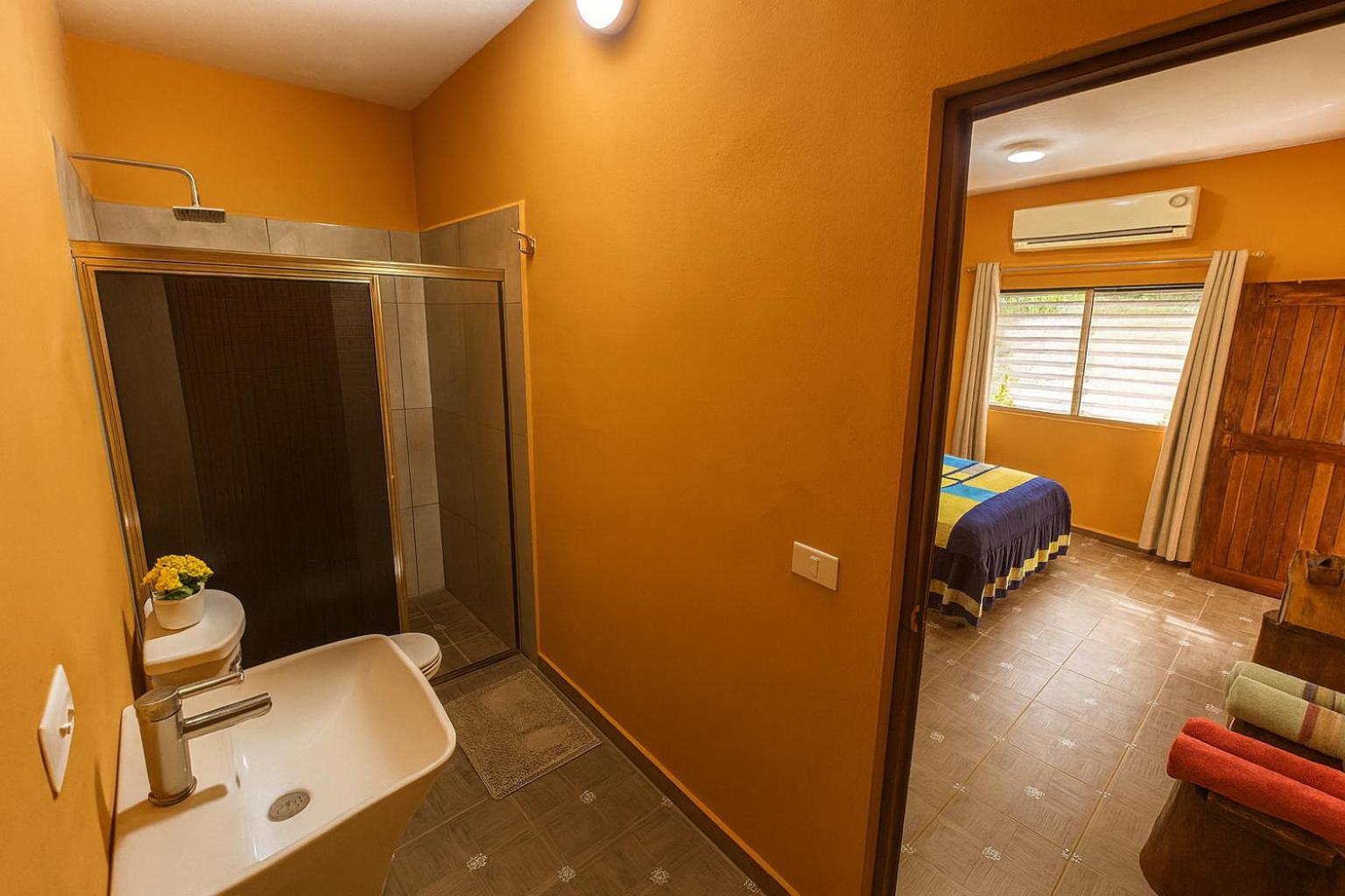 Quadruple Room with Private Bathroom photo 3