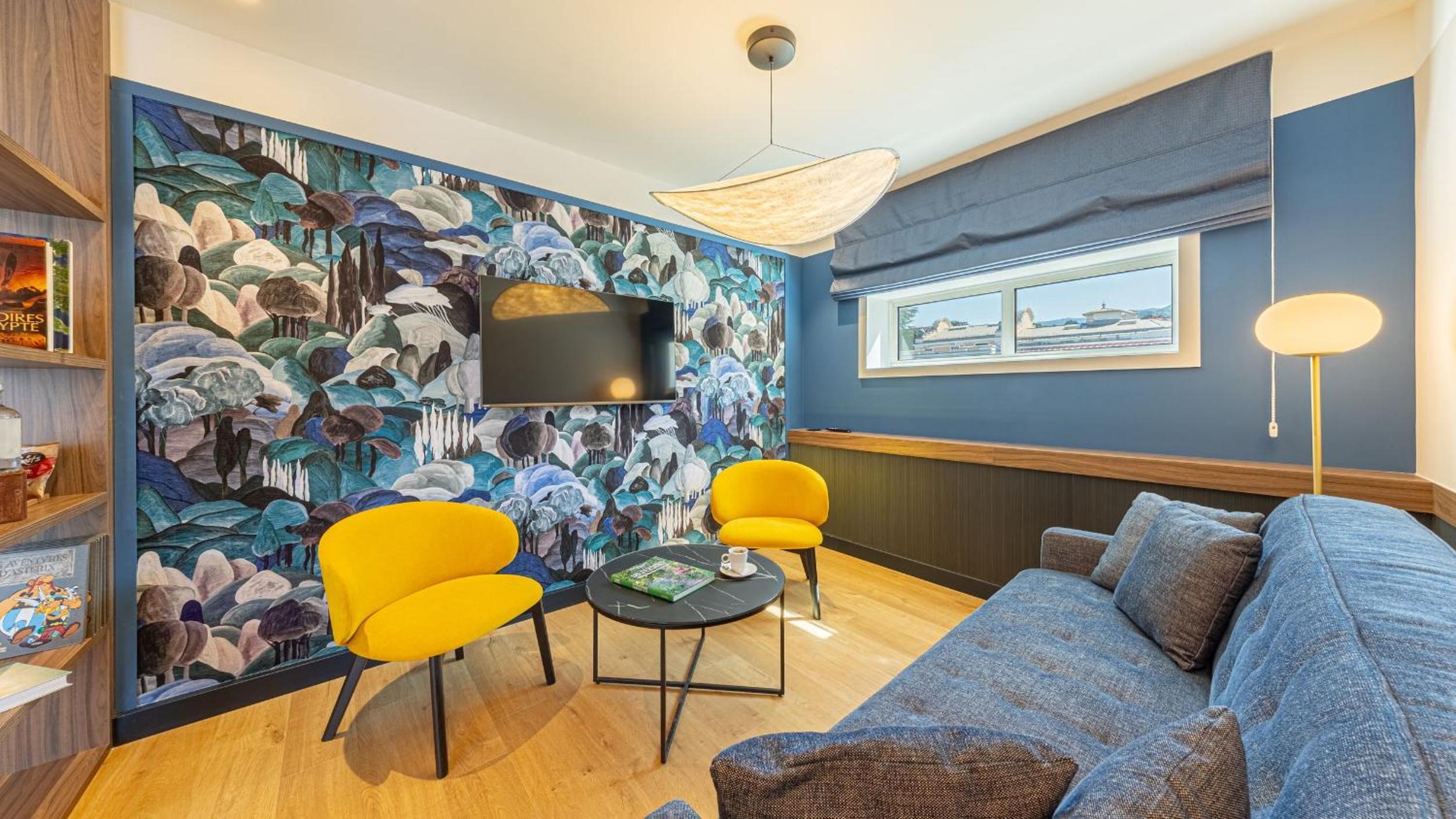 Executive Suite - Photo 5