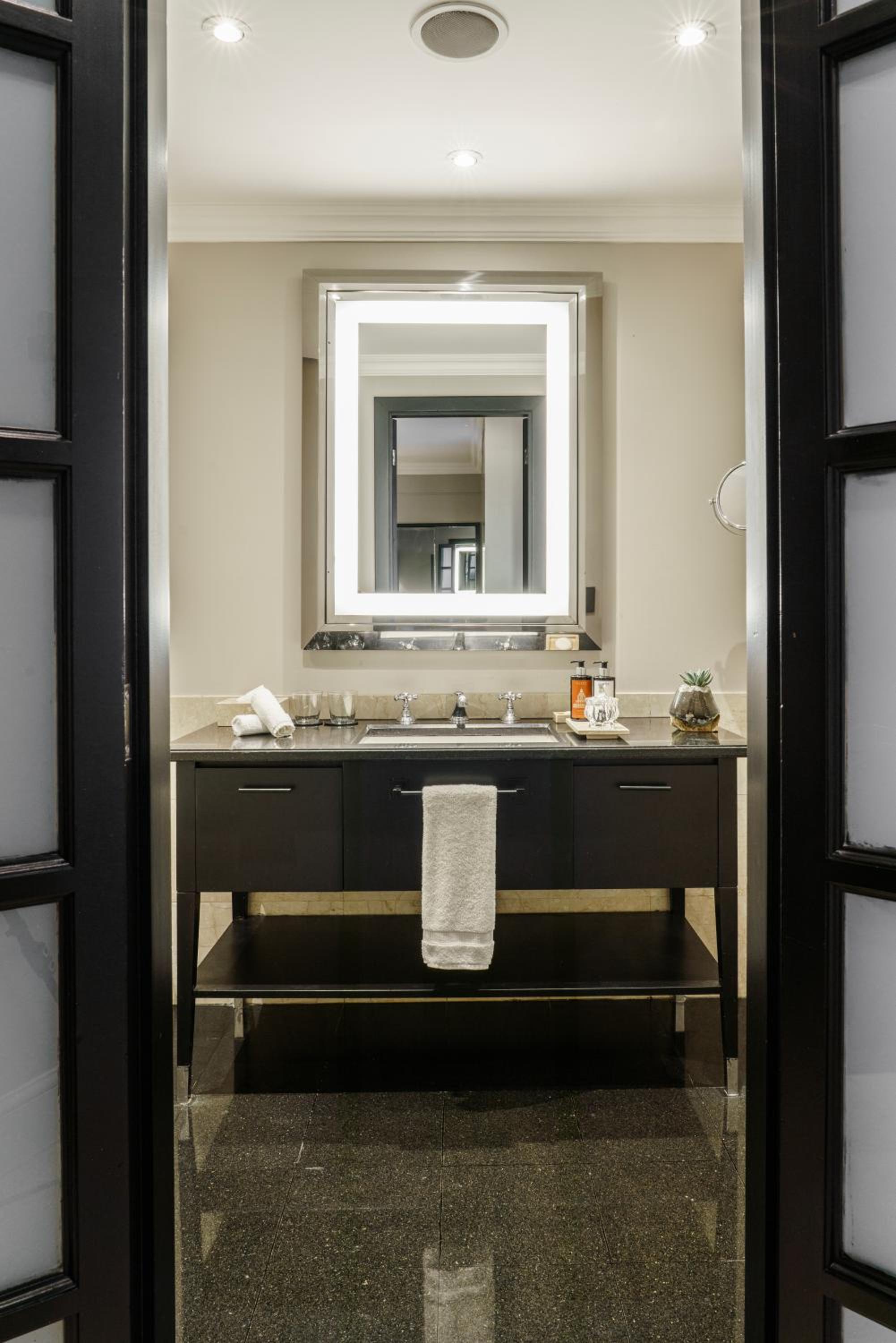 Premium Suite