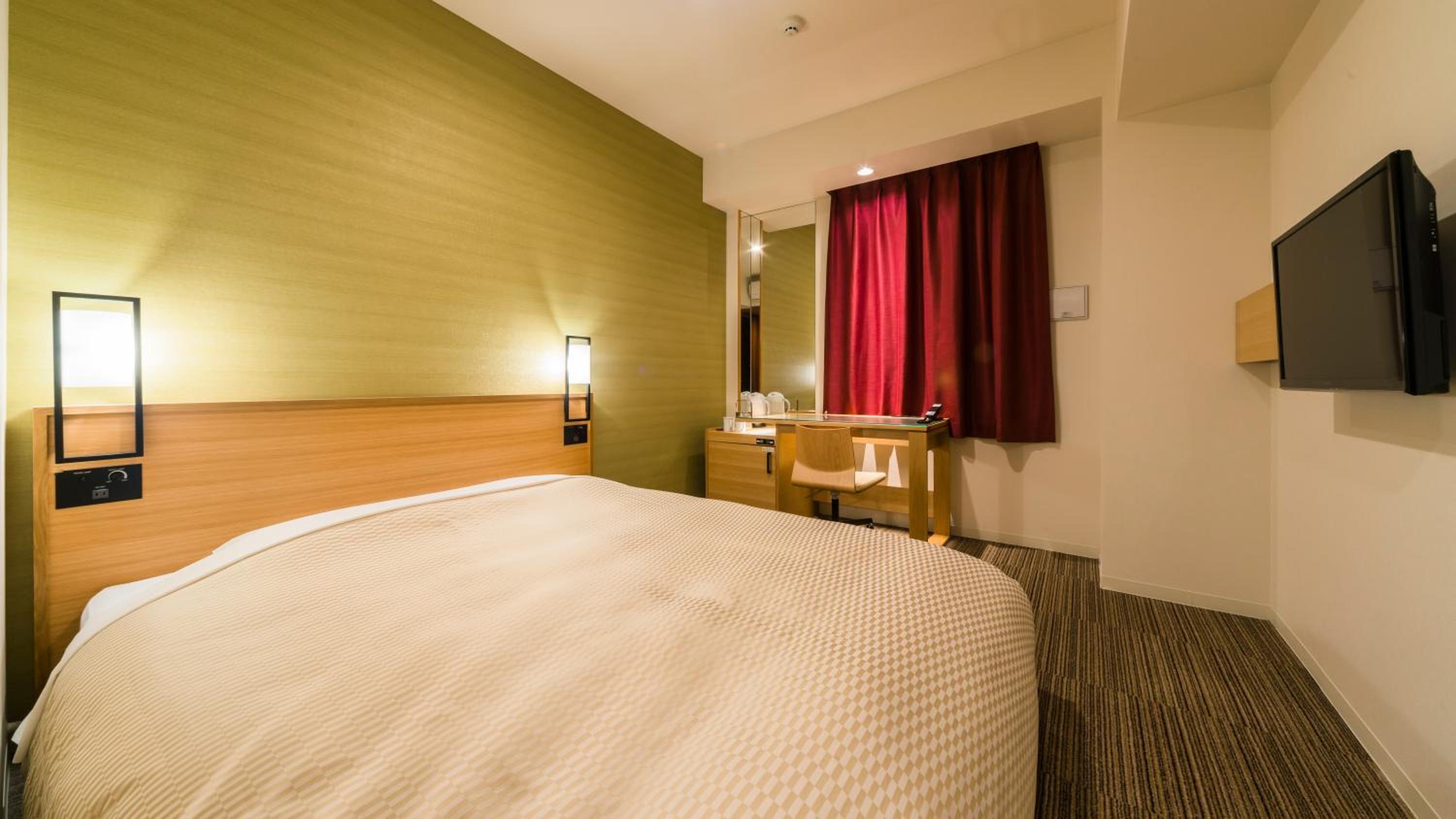 Queen Room for Single Use - Non-Smoking