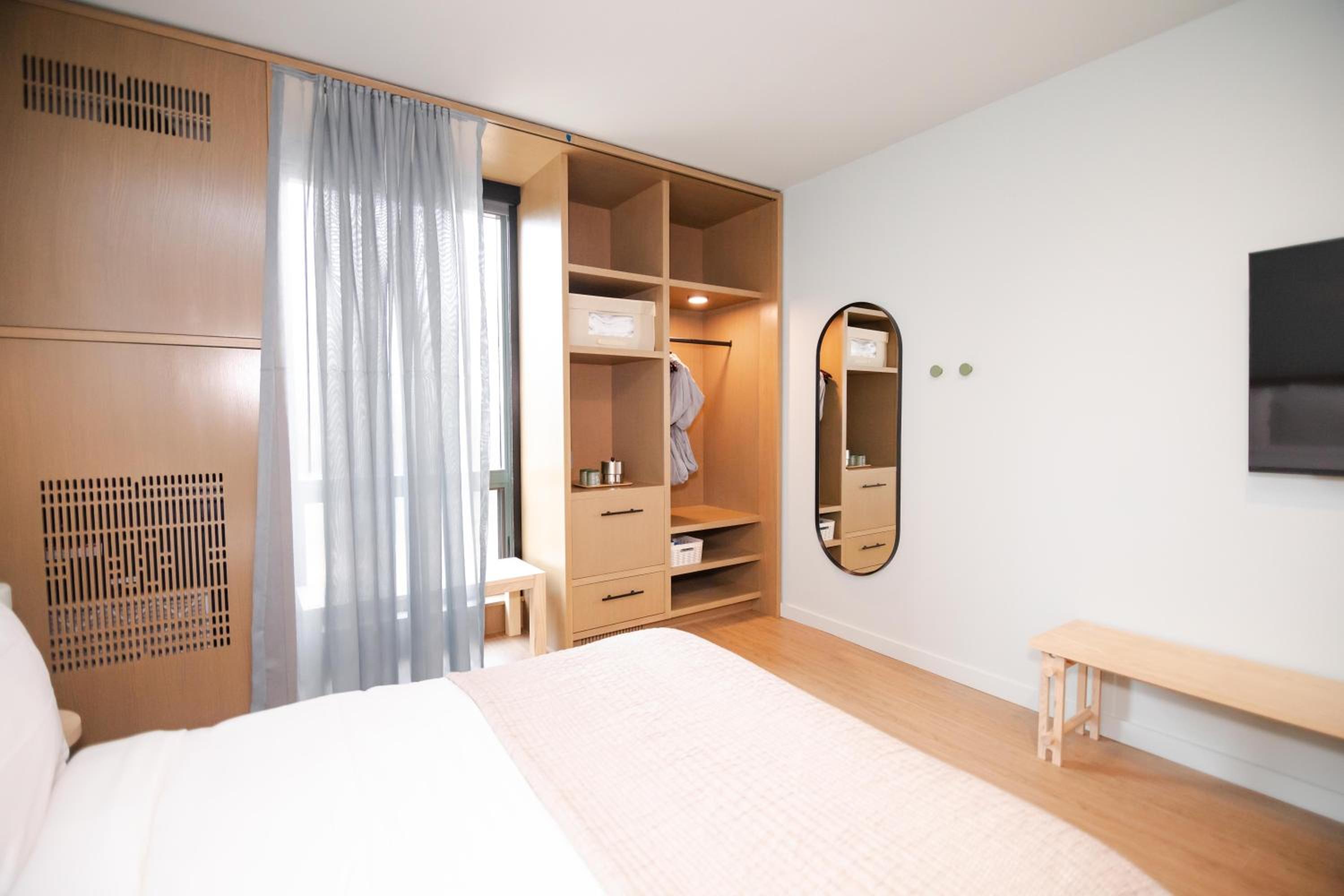 Queen Room