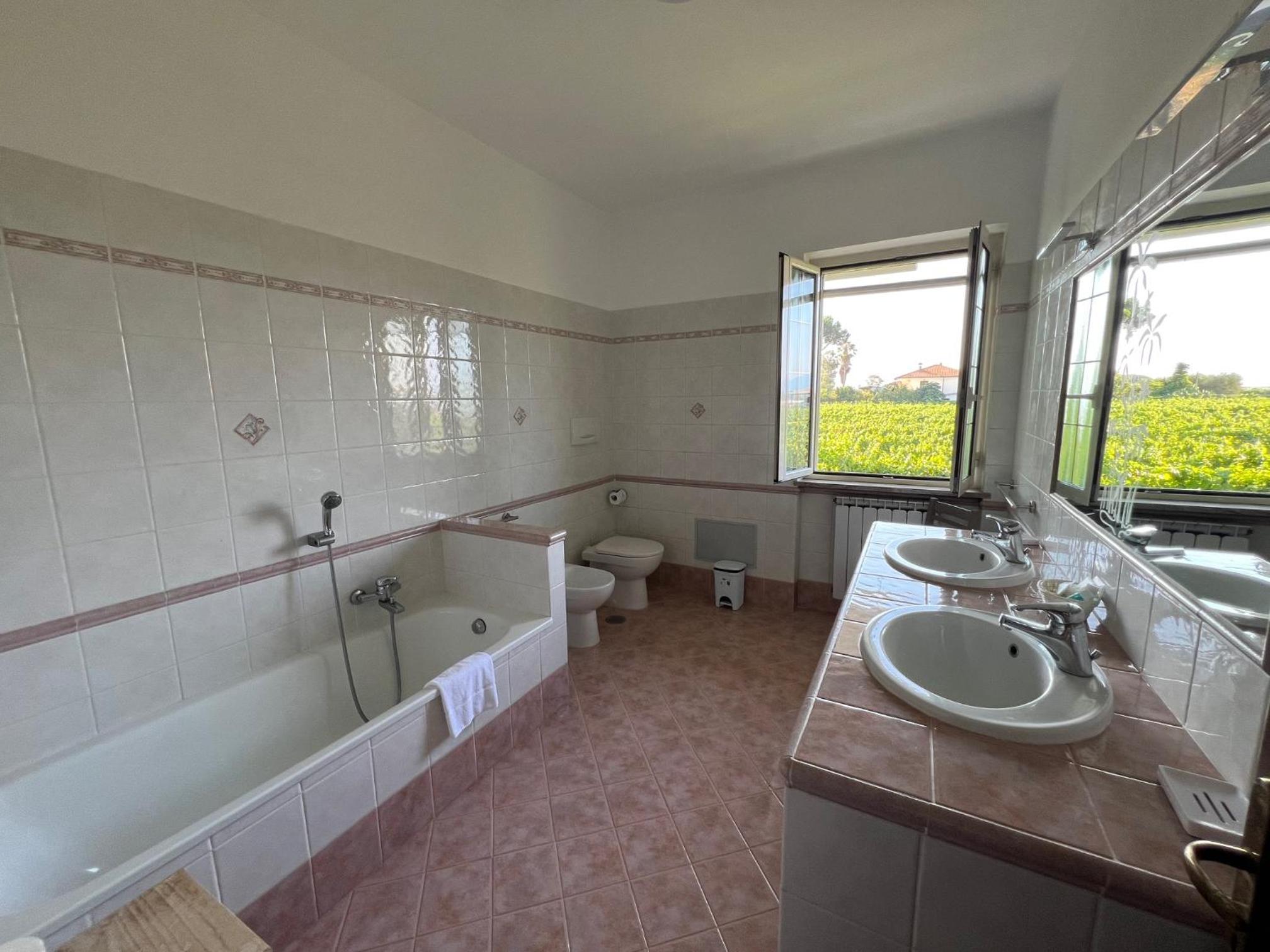 Villa photo 1