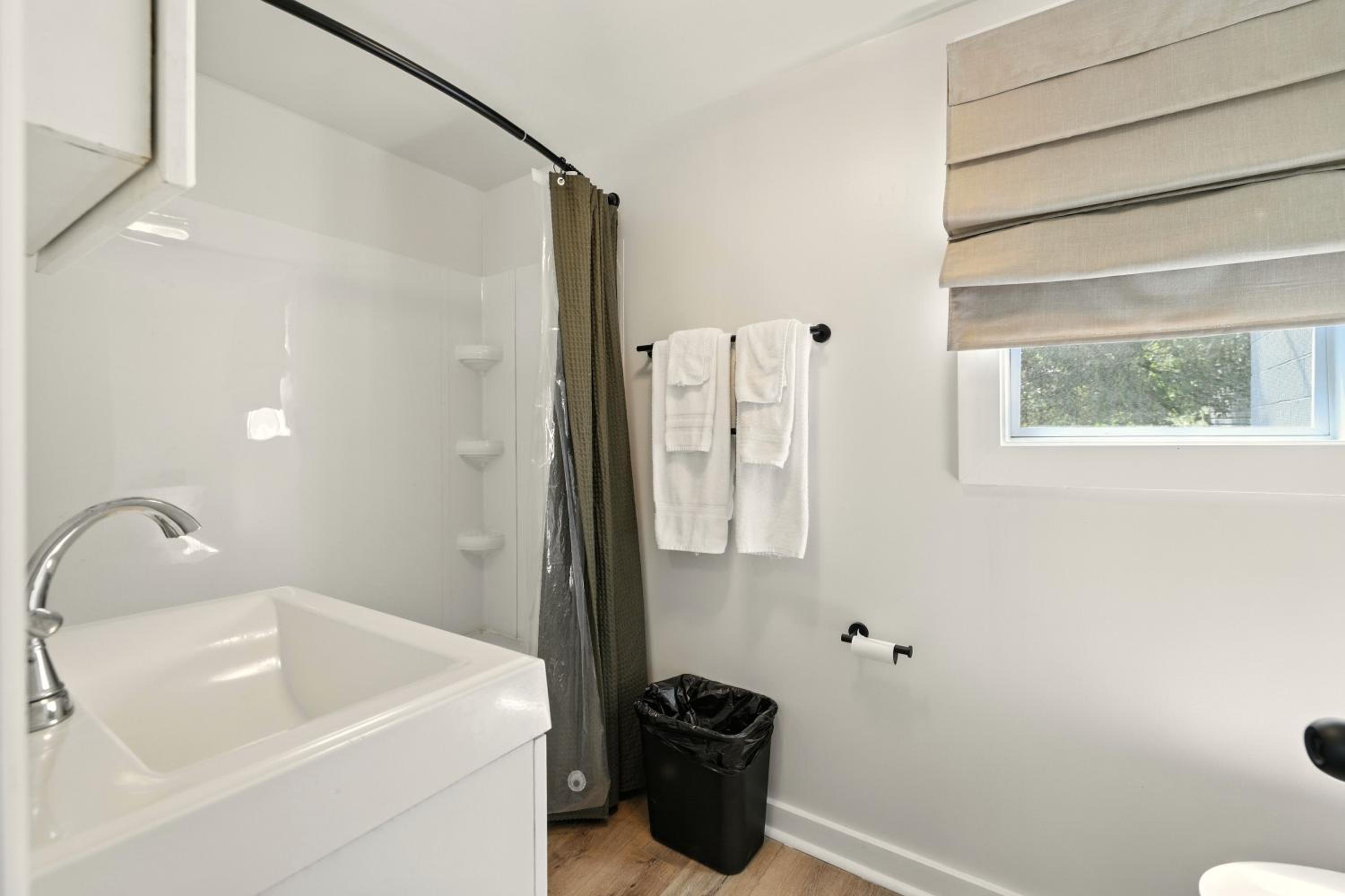 Standard Queen Room photo 2