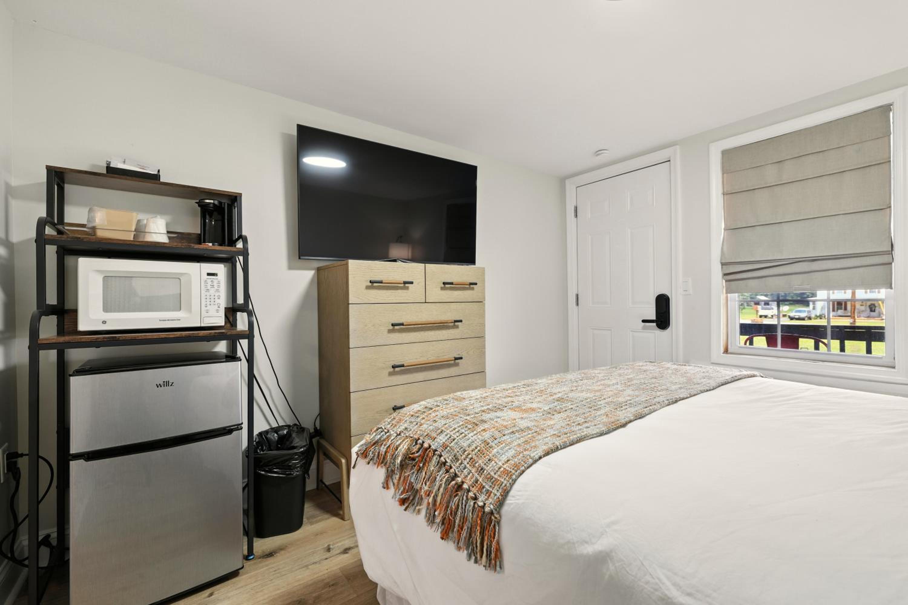 Standard Queen Room photo 3