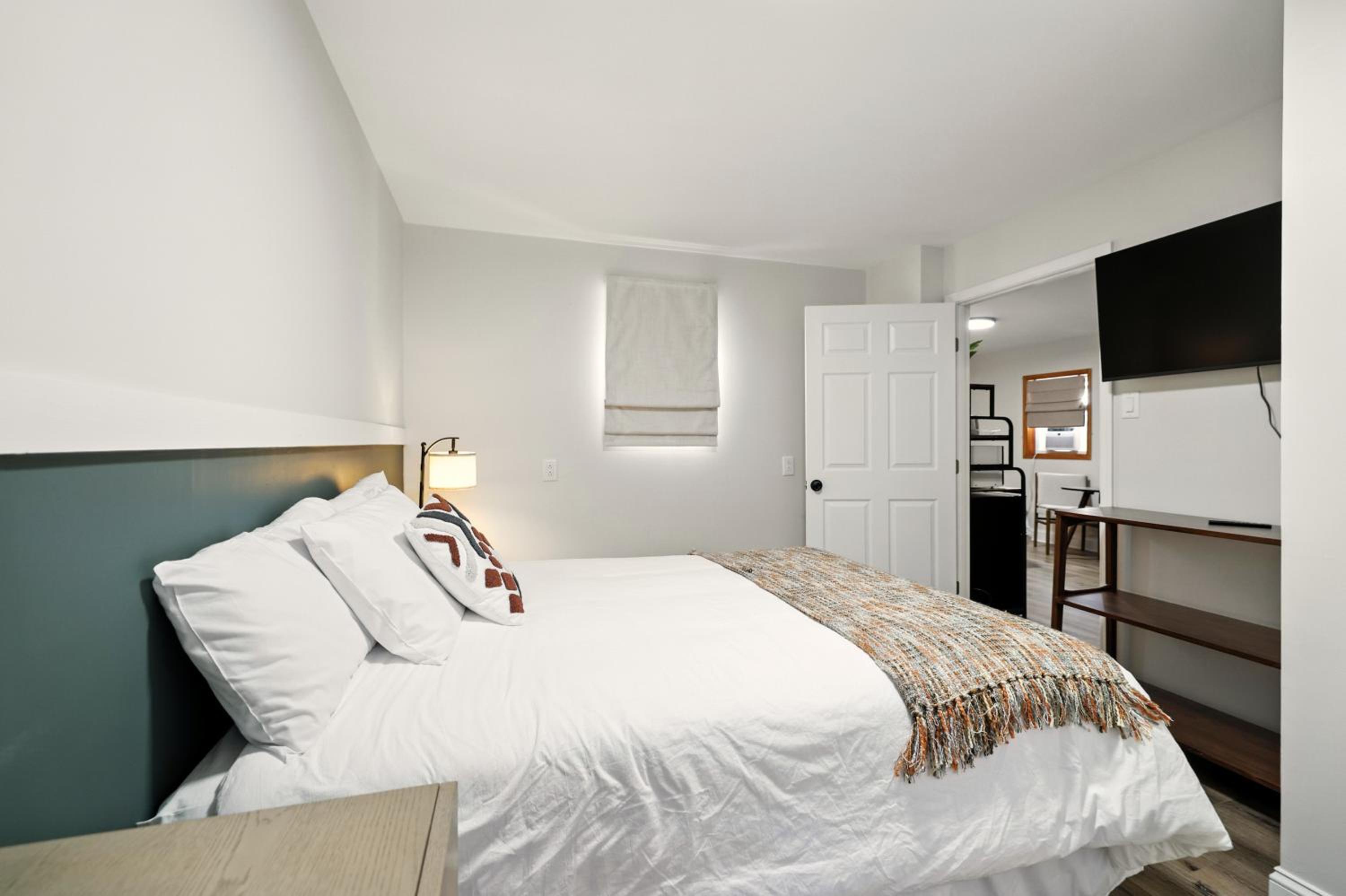 Queen Suite photo 3
