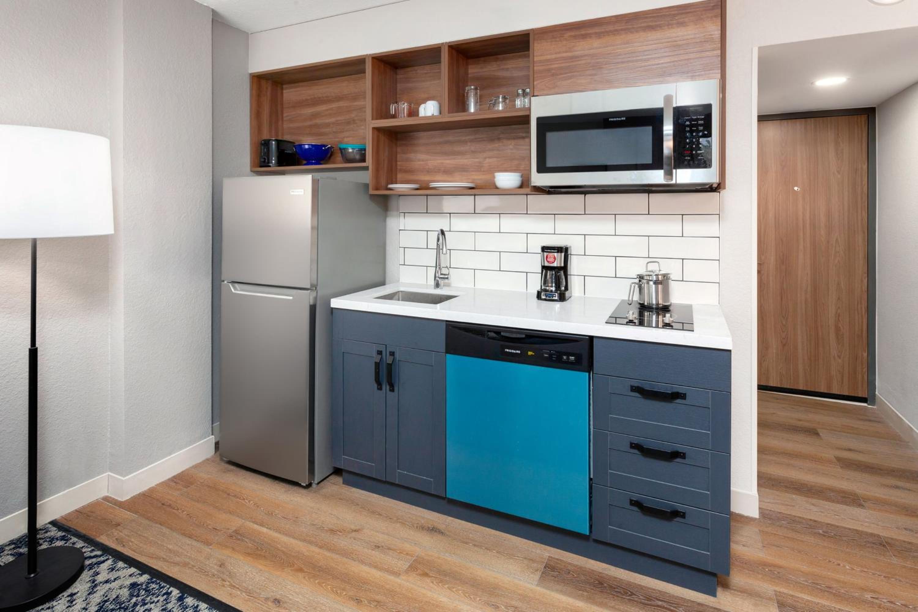 Studio Suite - Photo 4