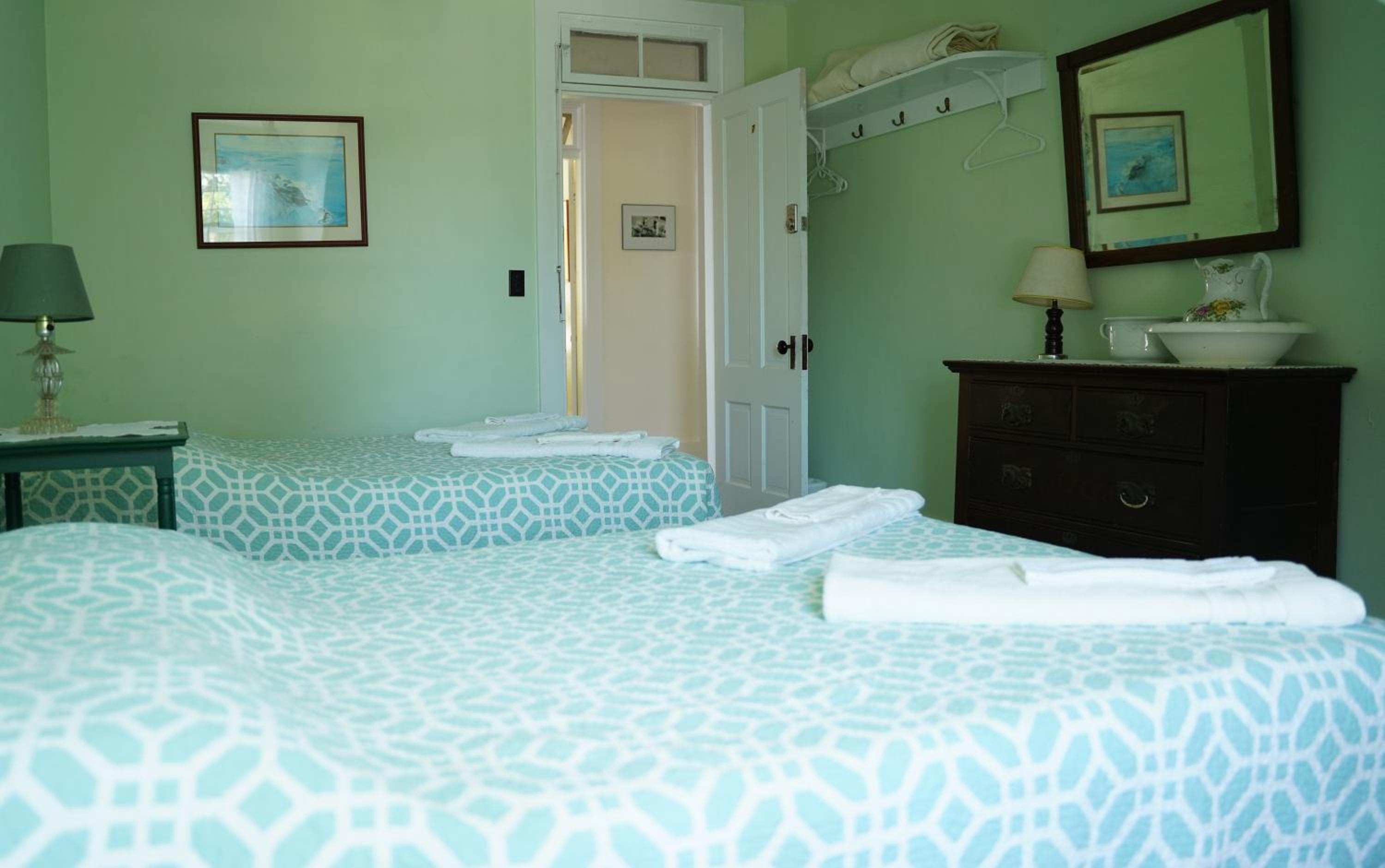Deluxe Double Room with Shared Bathroom rm. 7 photo 1