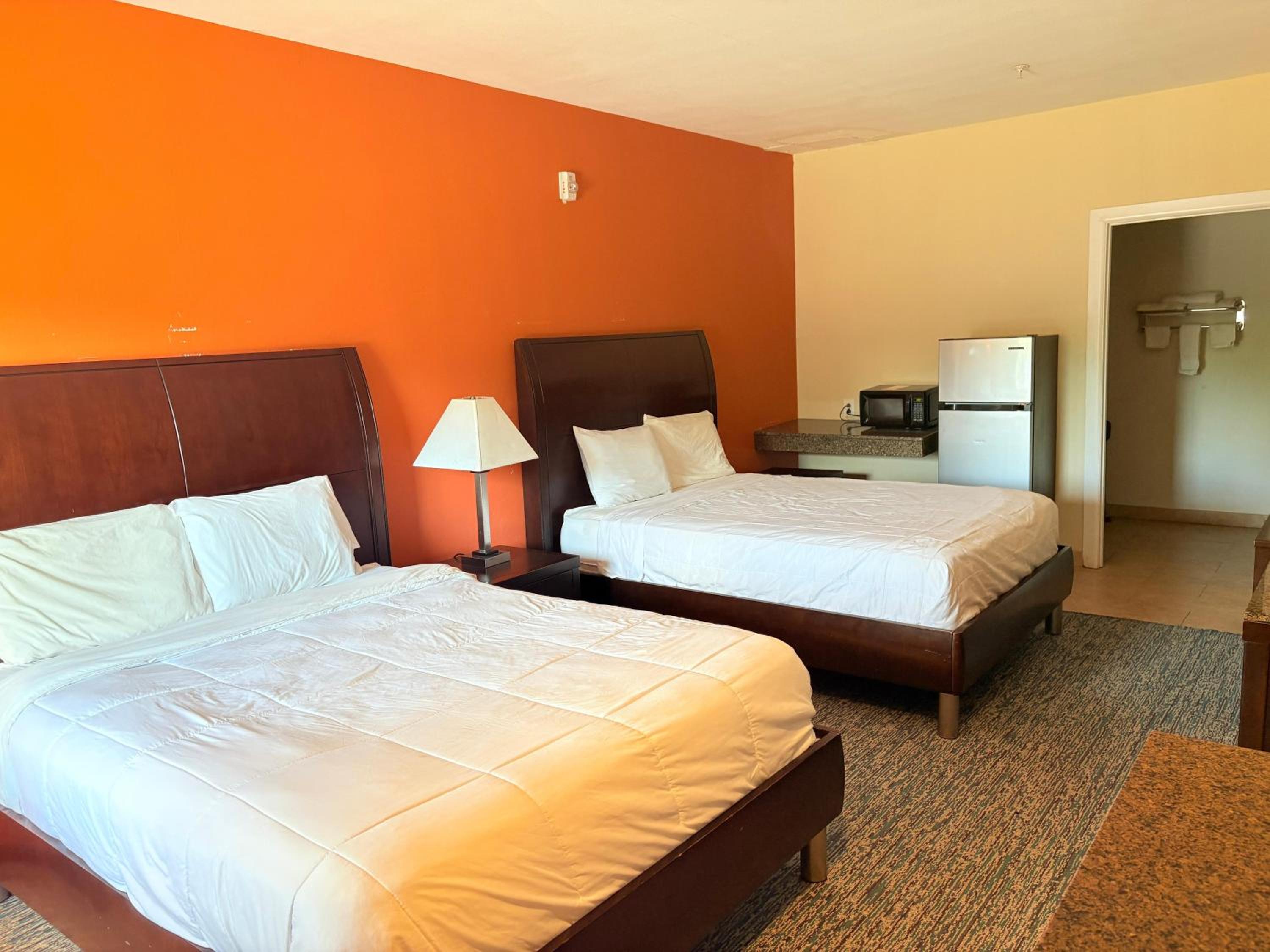 2 Queen Bed Accessible