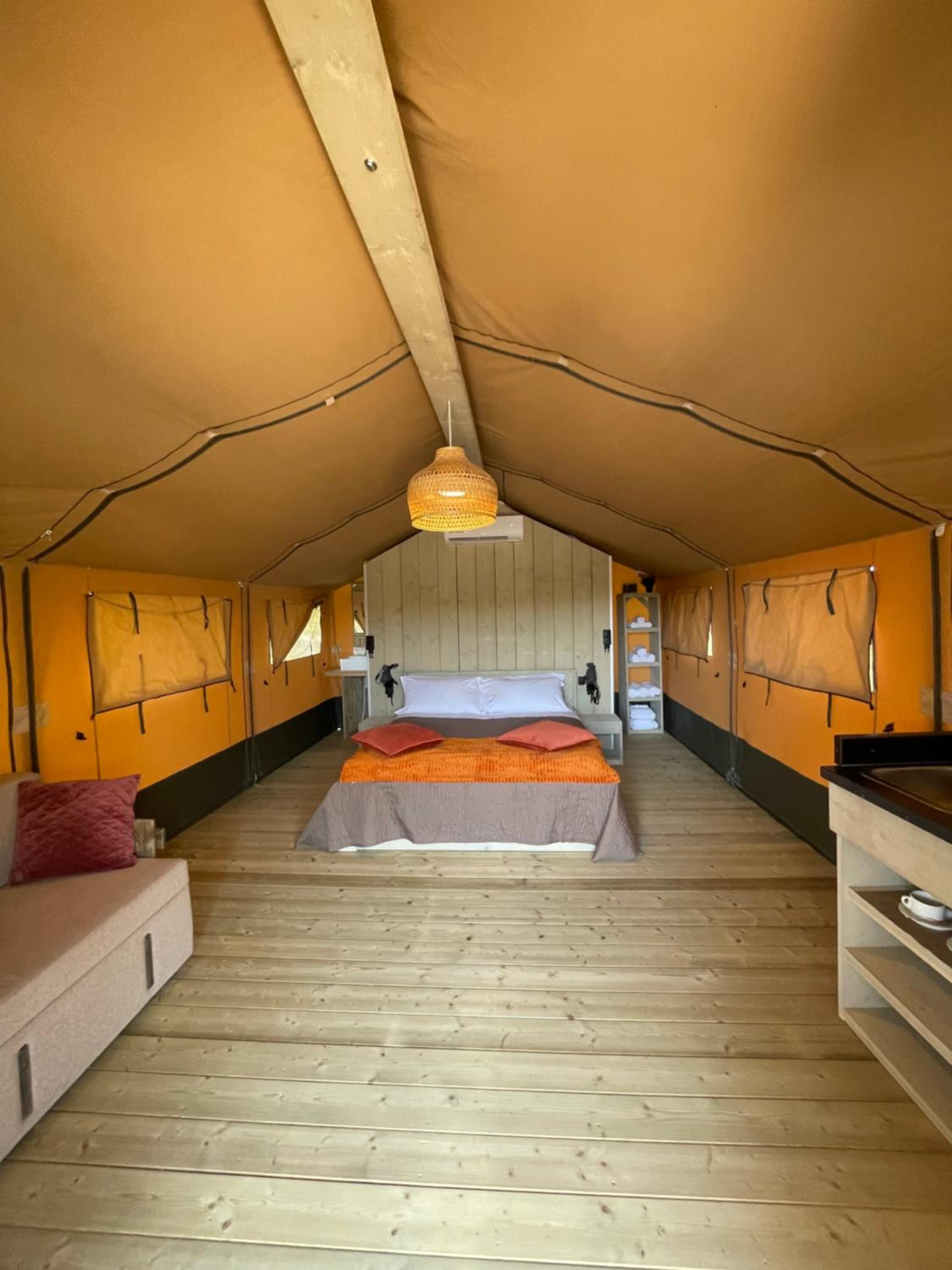 Tent - Photo 3