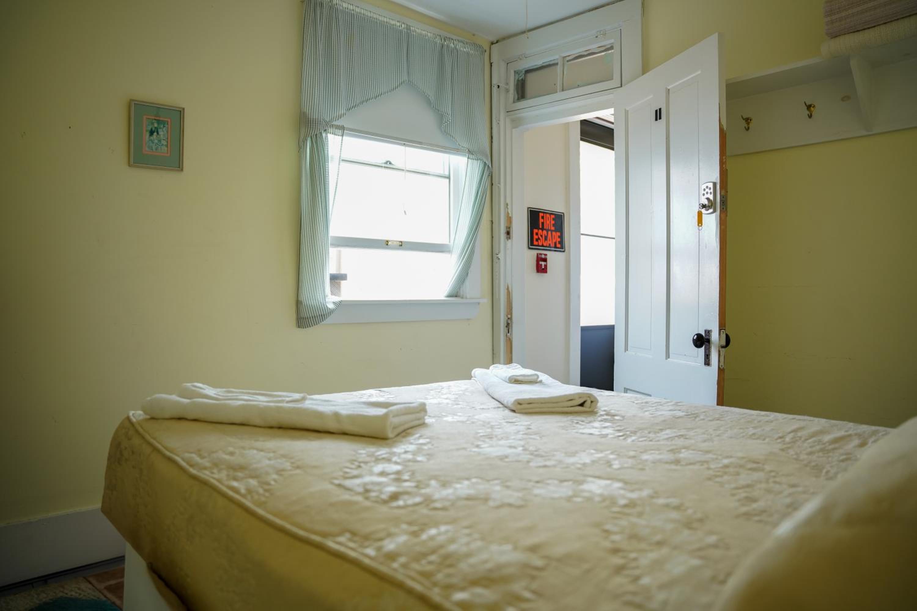 Ocean View Room with Shared Bathroom rm. 11 photo 1