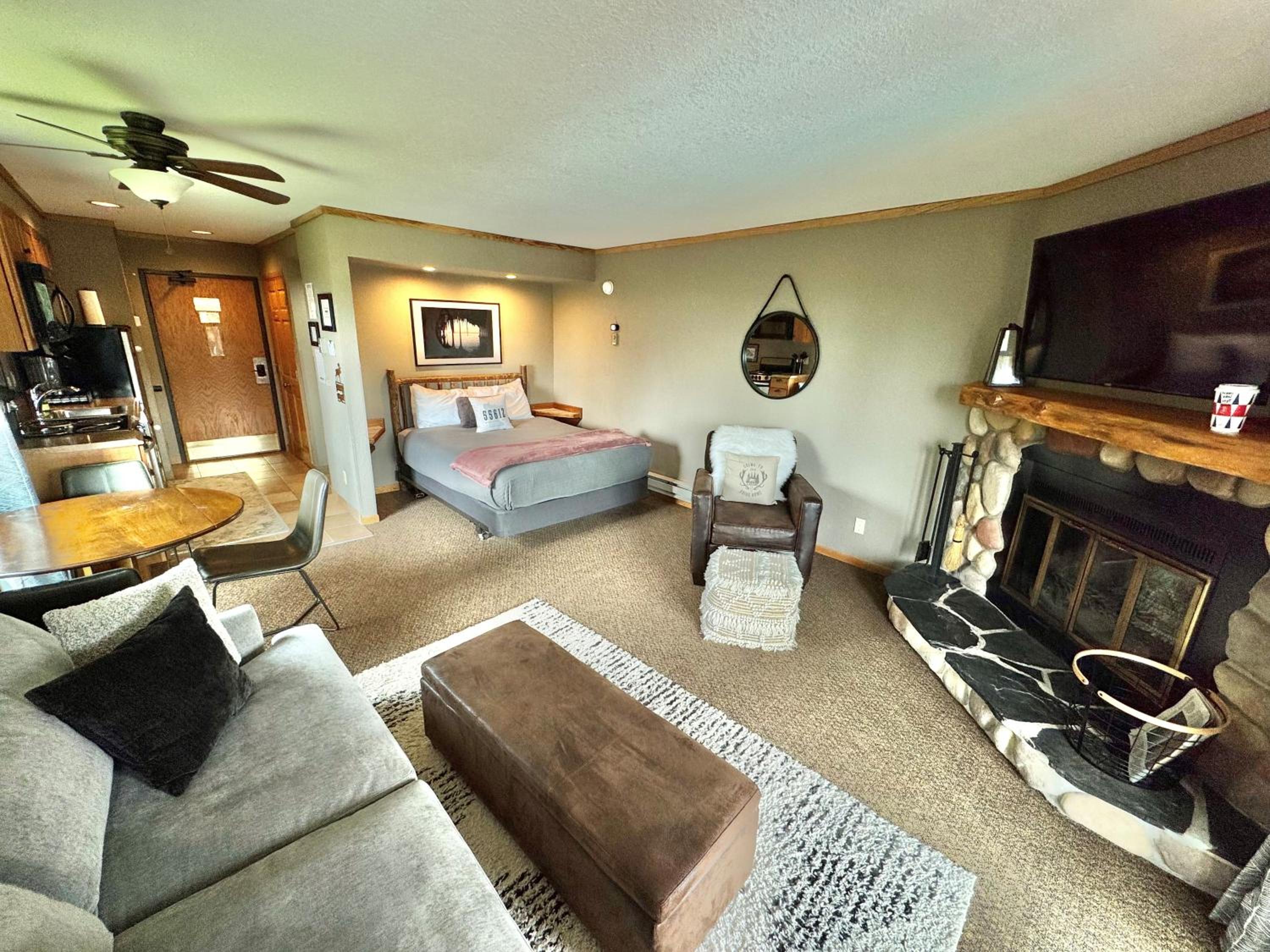 Studio Apartment photo 3