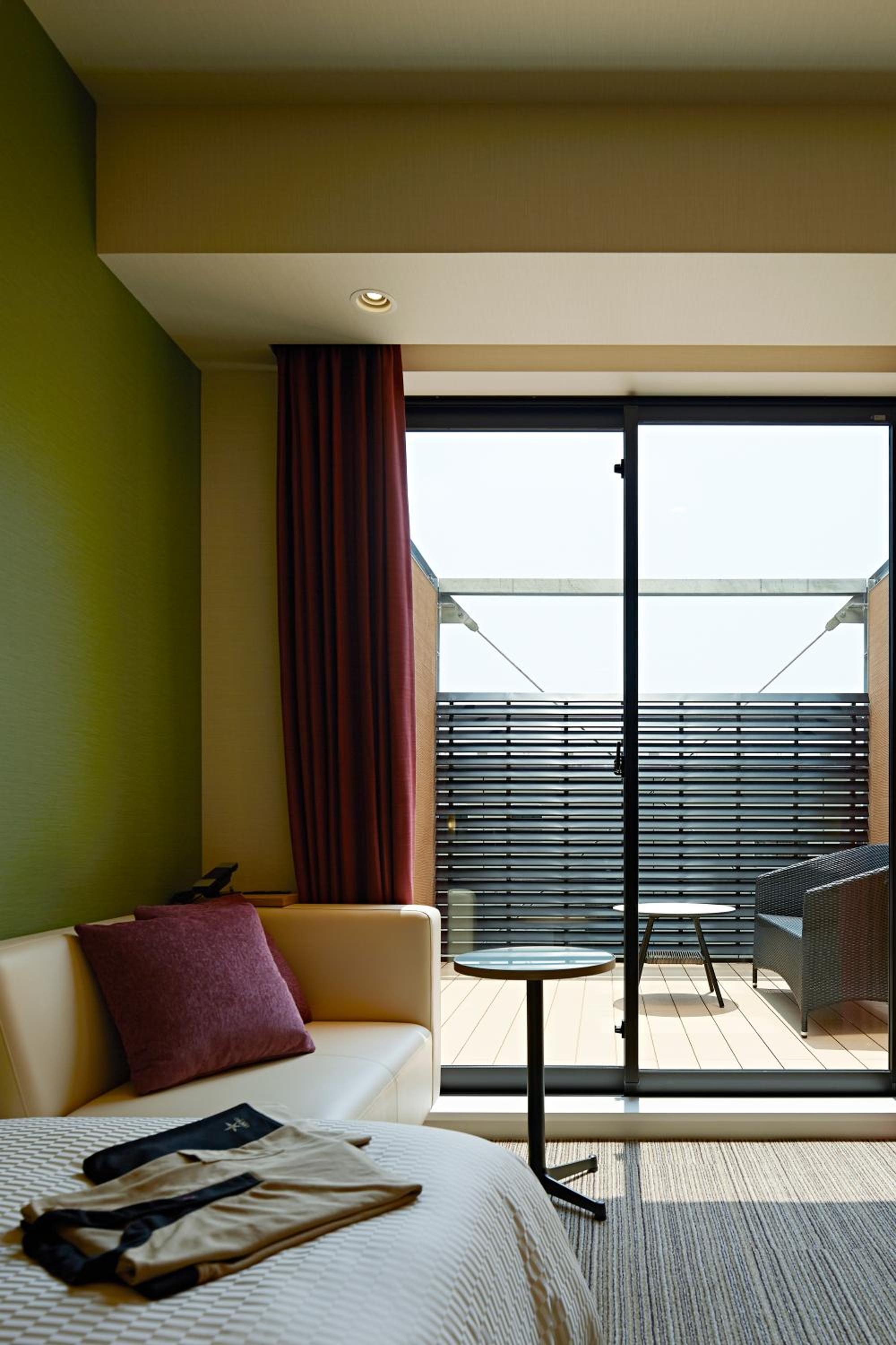 Terrace Sofa Twin (No Bath)
