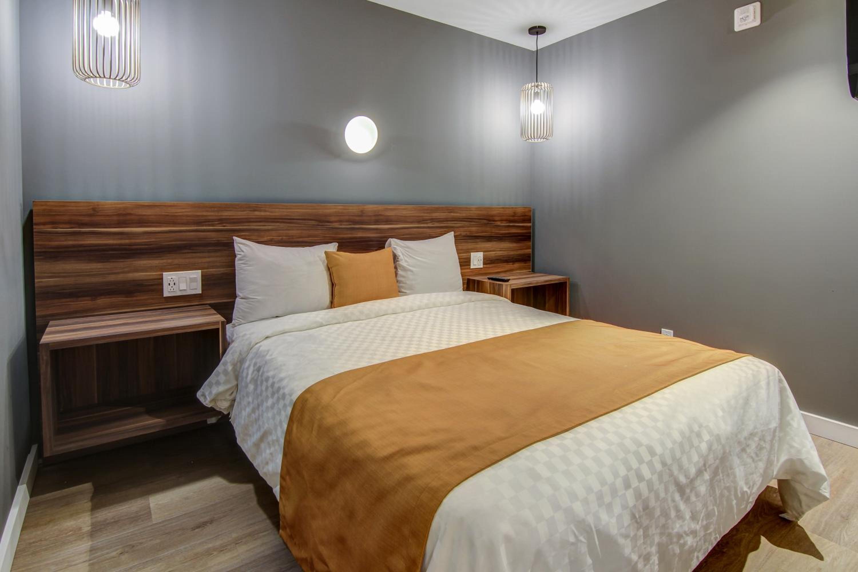 Superior Queen Room (2 adults) photo 2