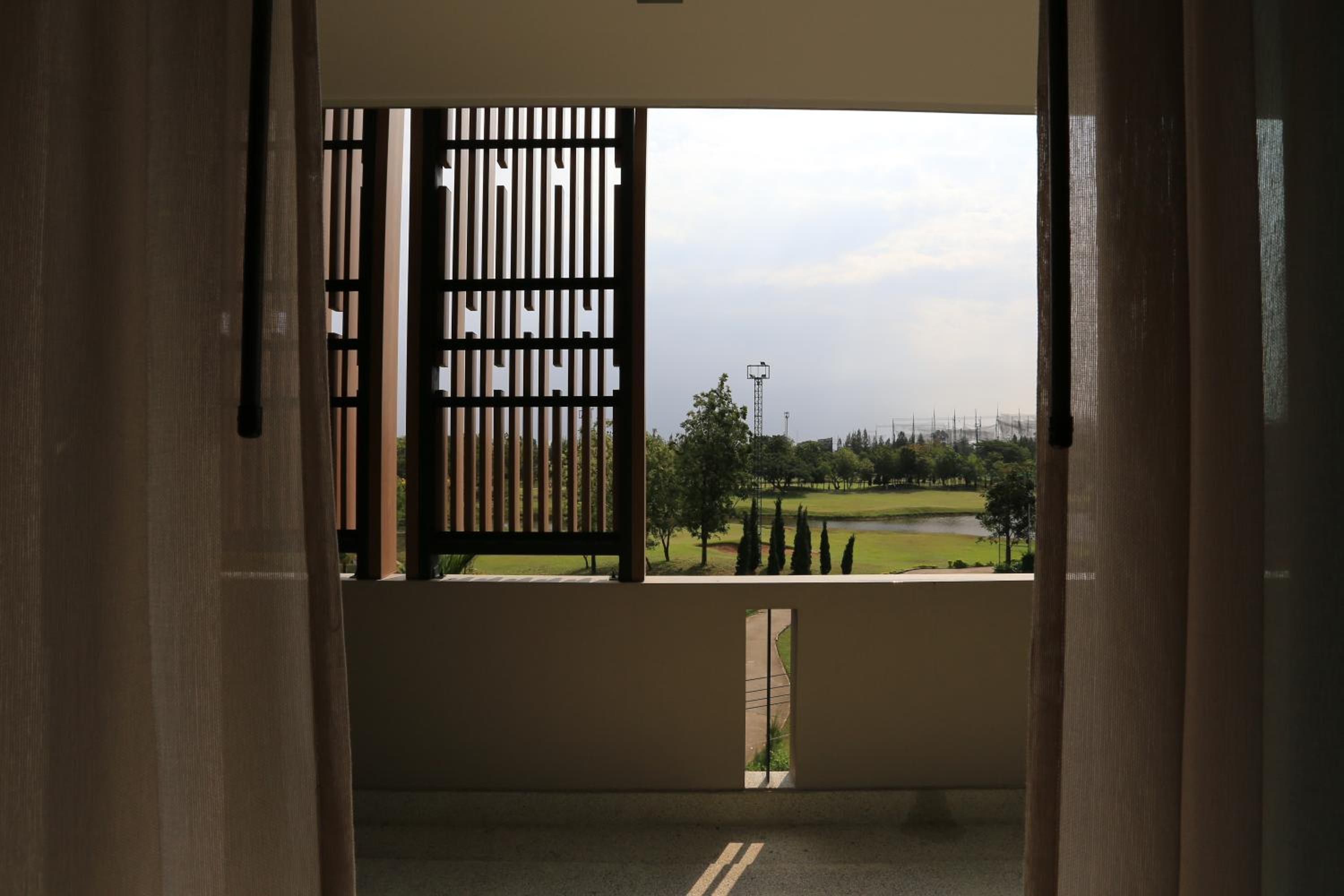 Deluxe Park View - Photo 7