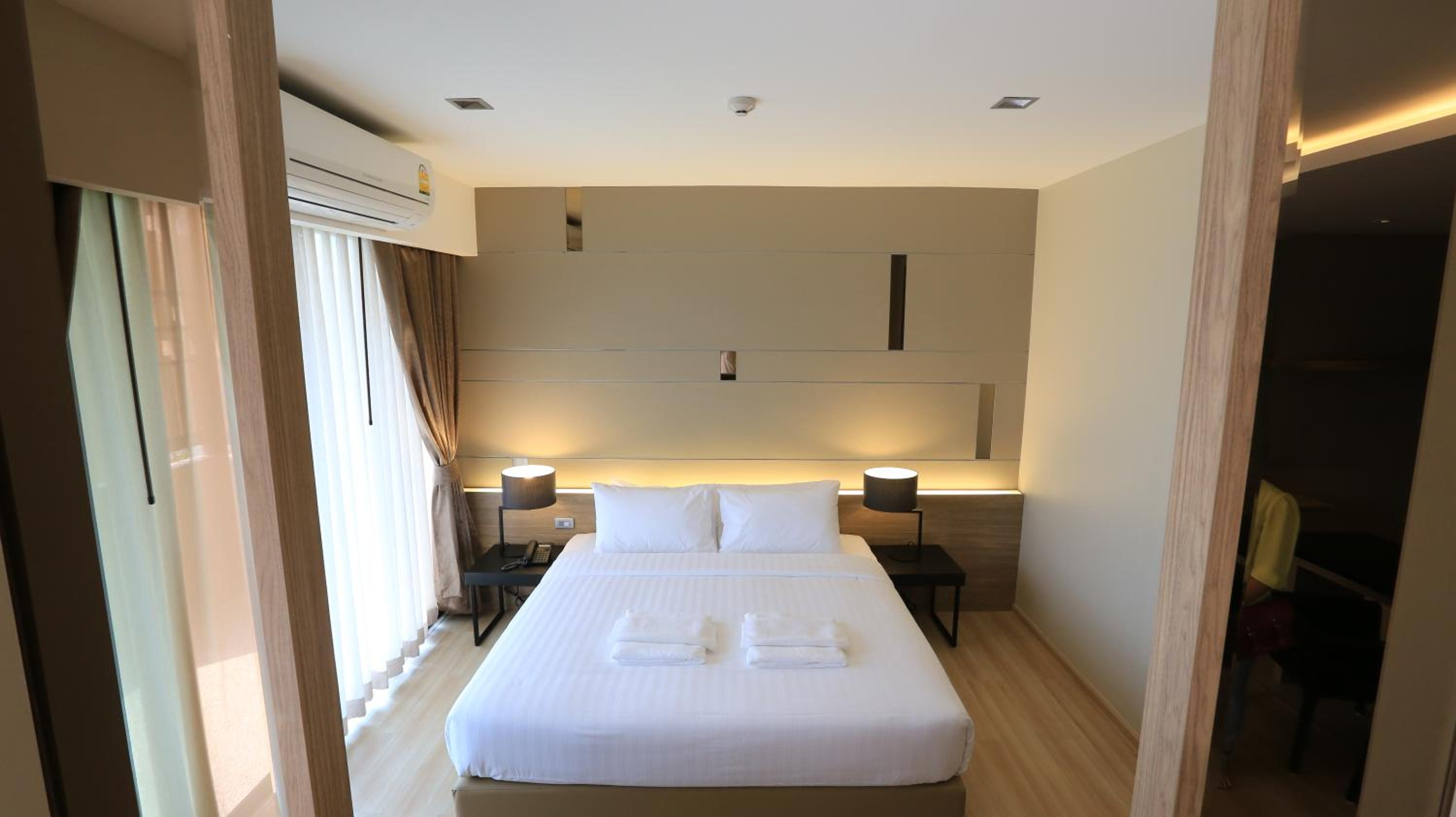 Park Suite - Photo 8