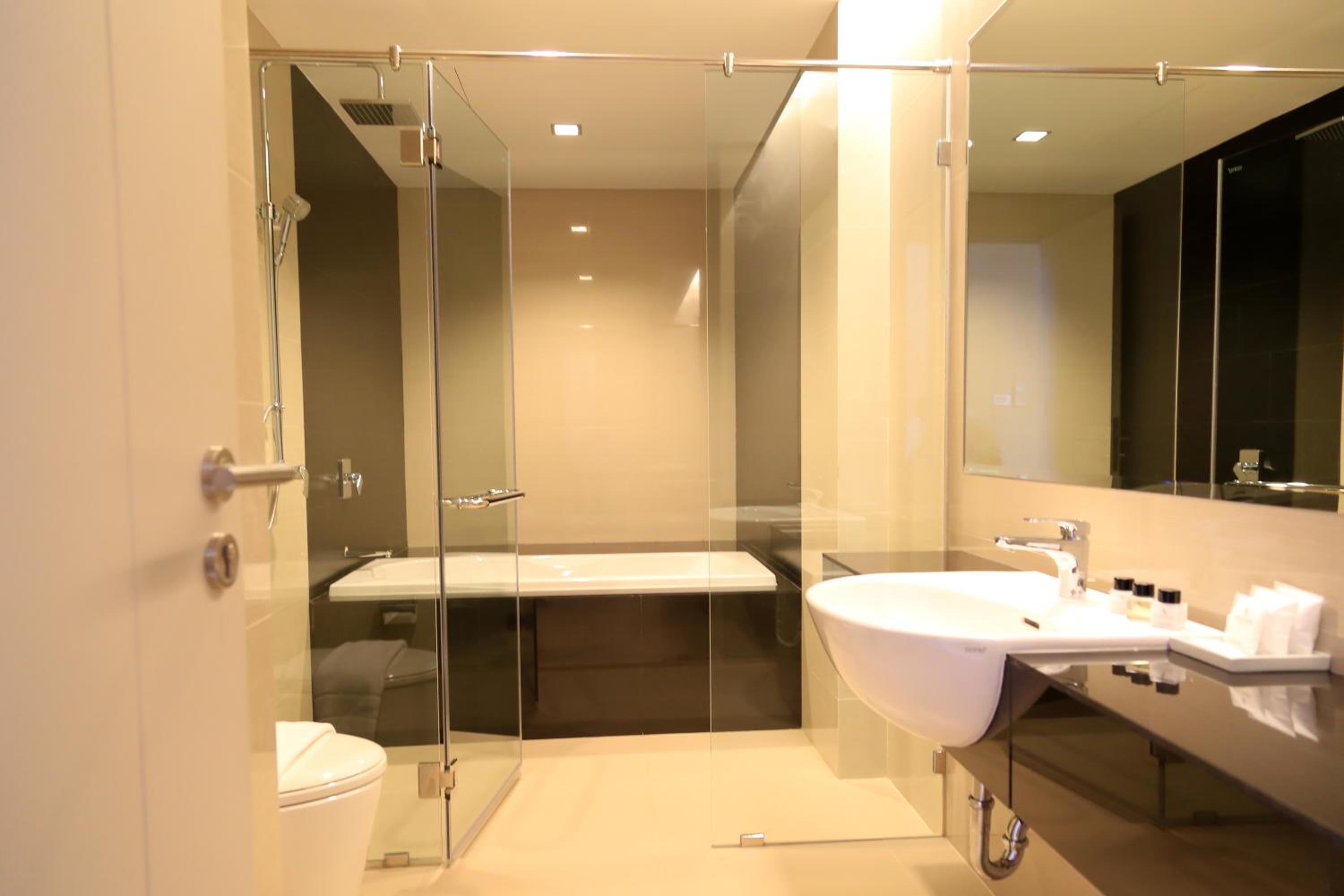 Park Suite - Photo 2