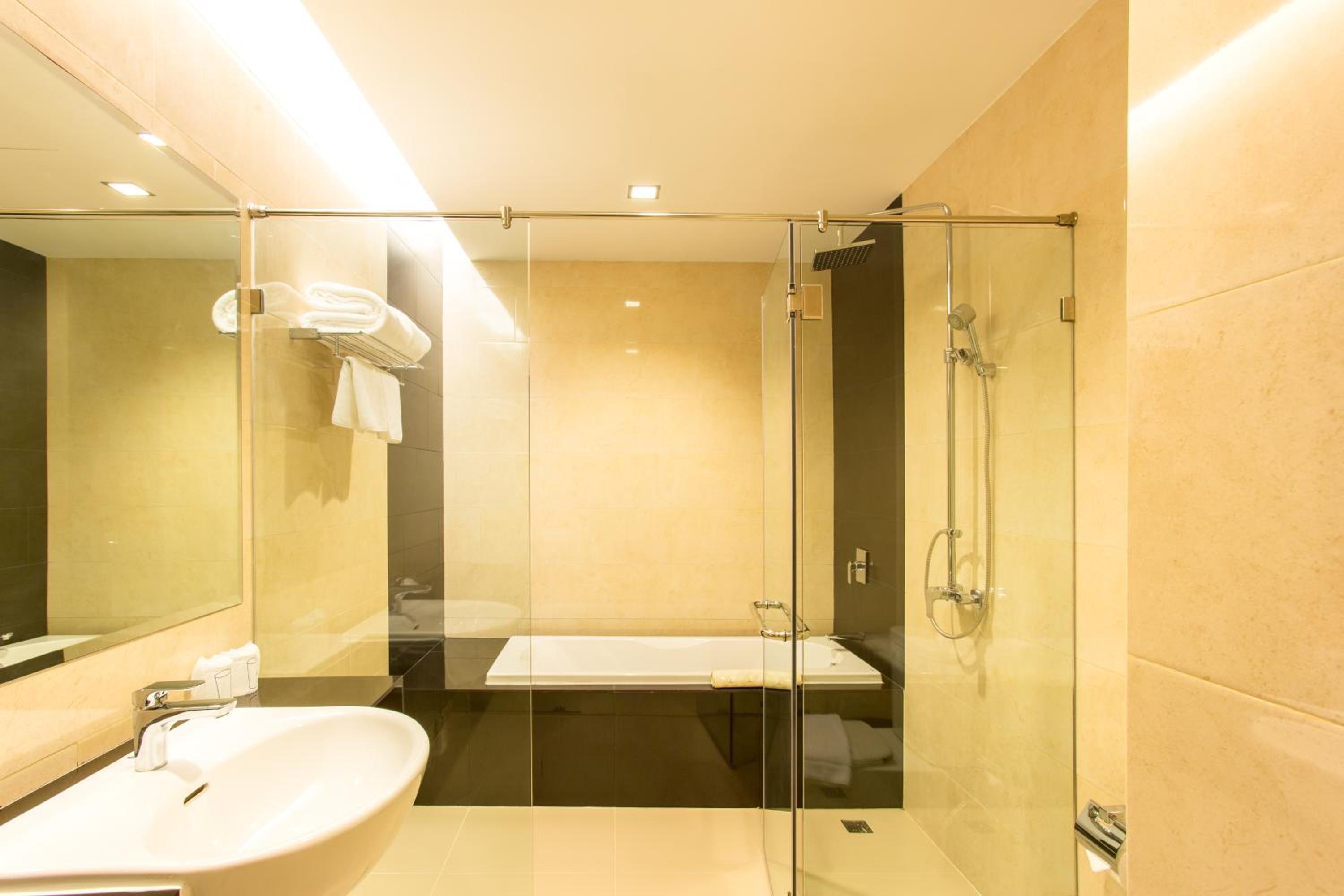 City Suite - Photo 5