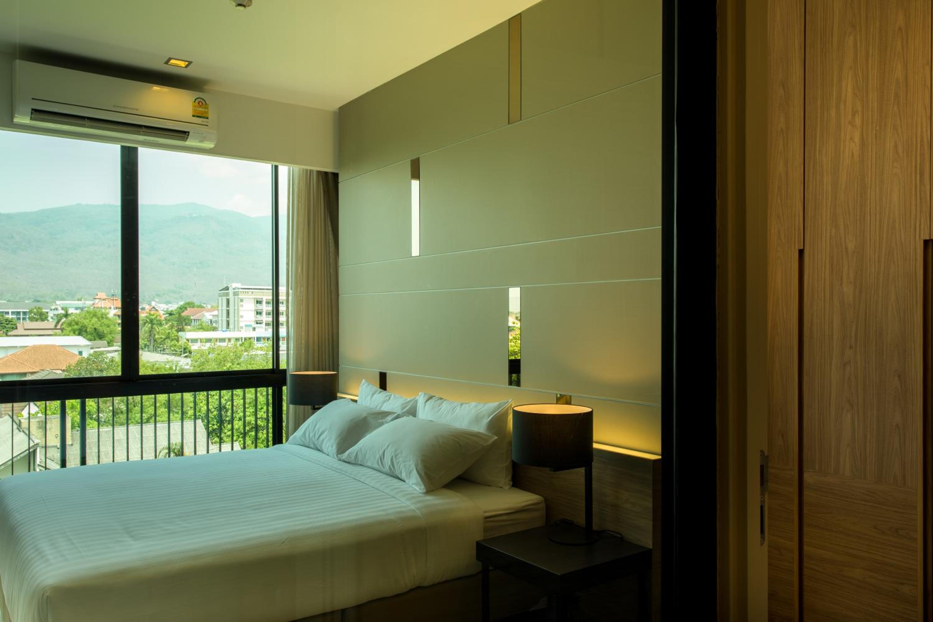 Grand City Suite - Photo 10